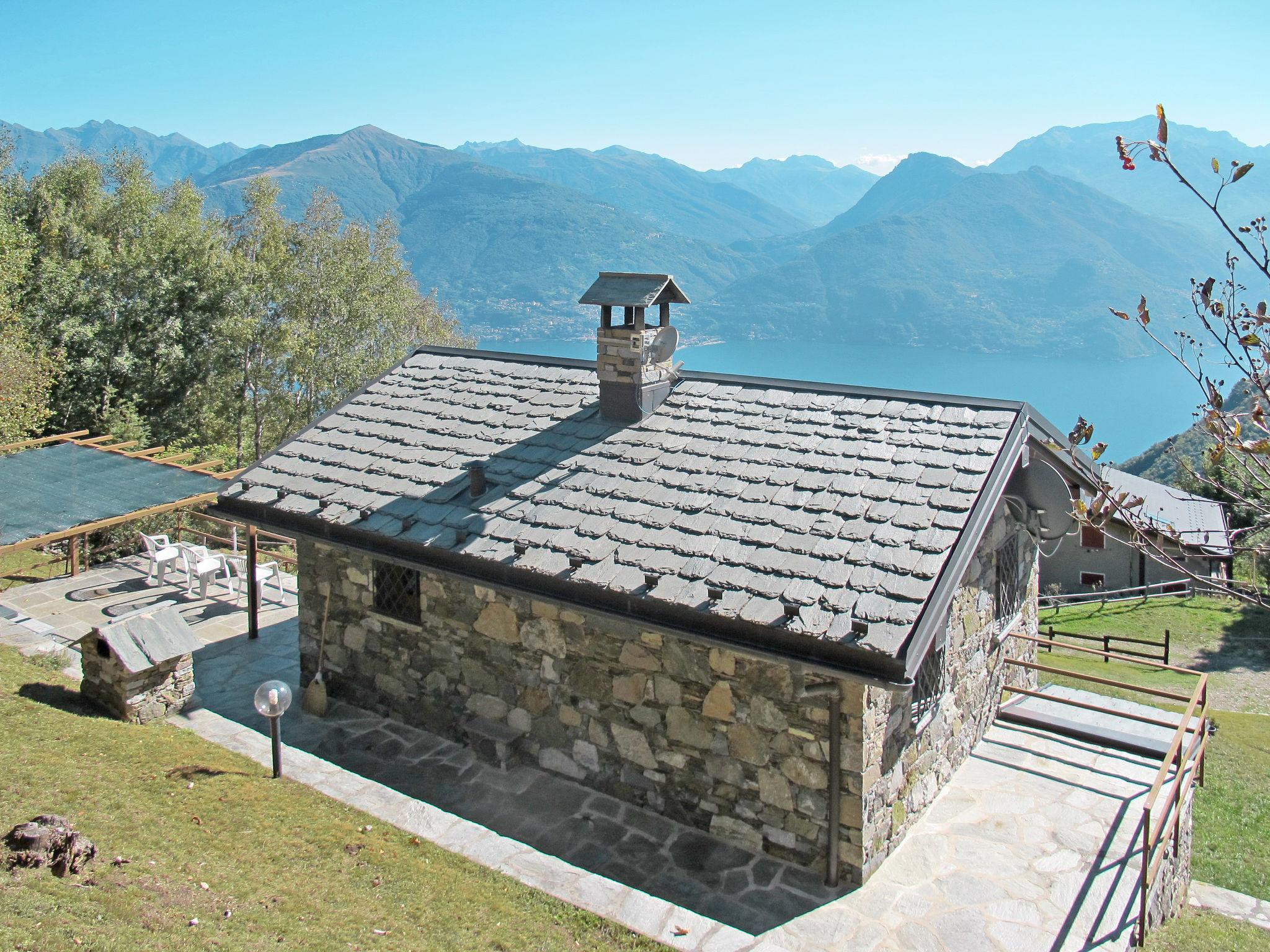 Foto 15 - Casa de 2 habitaciones en Plesio con jardín y vistas a la montaña