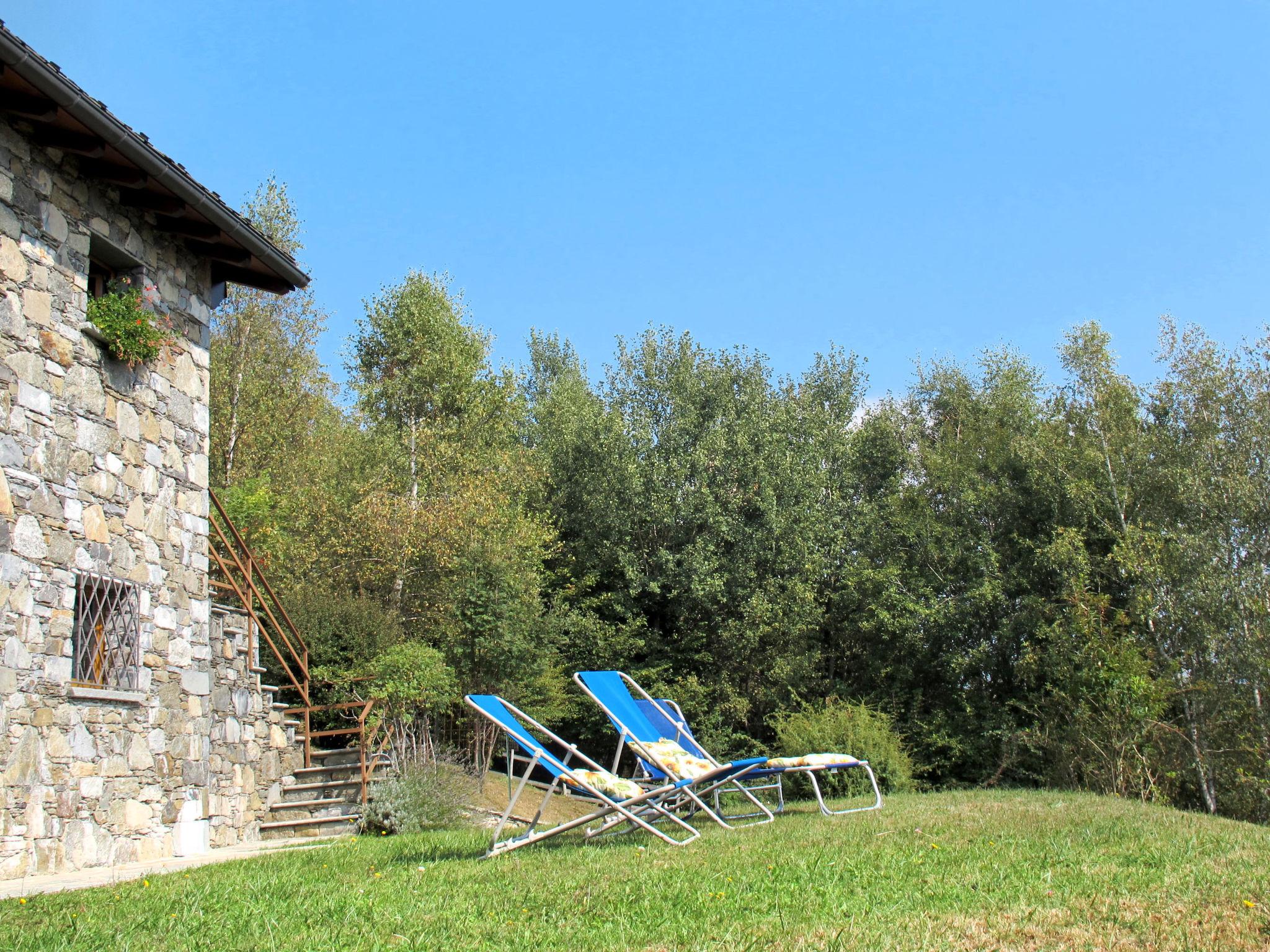 Photo 18 - Maison de 2 chambres à Plesio avec jardin et terrasse