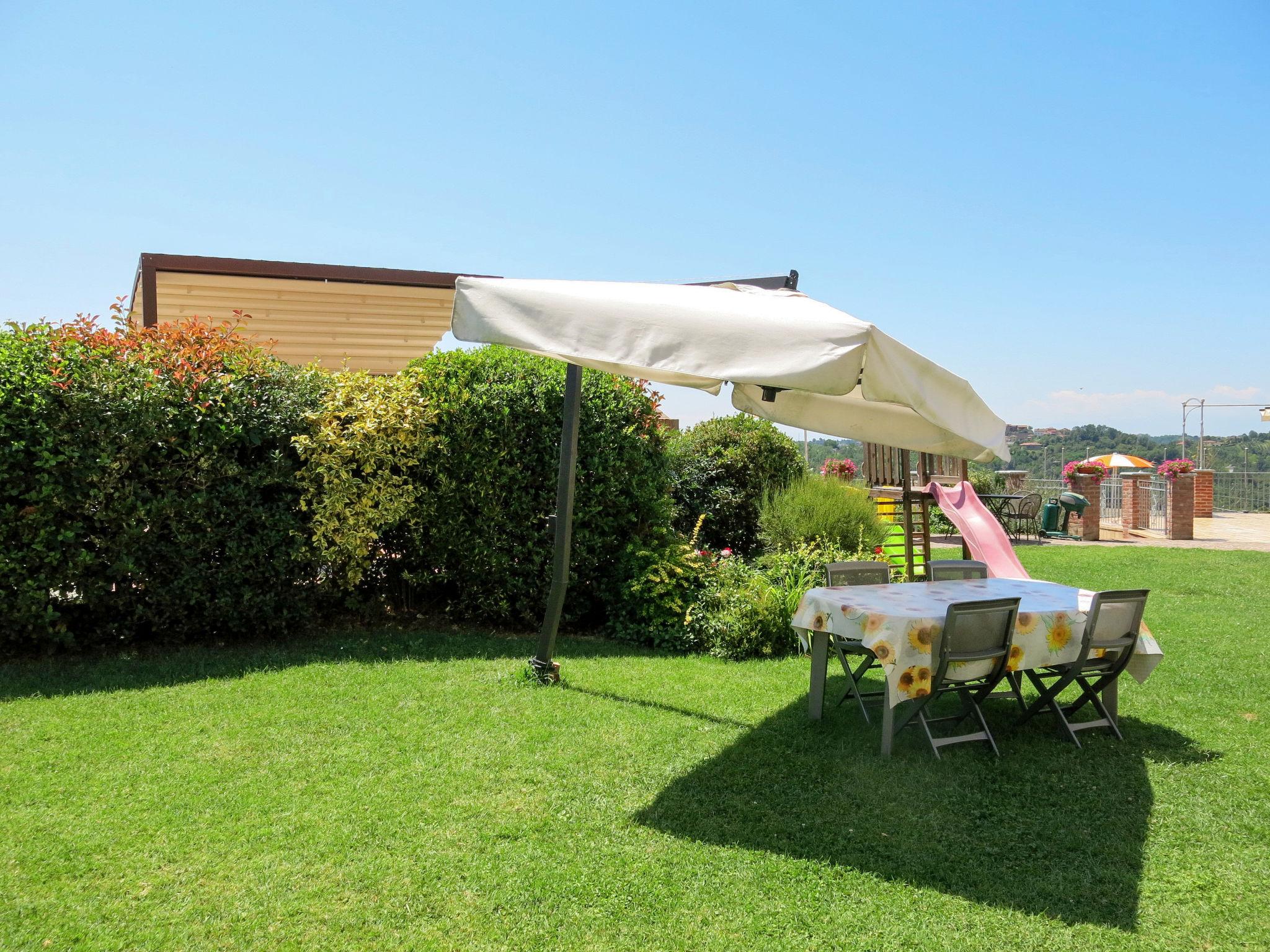 Photo 27 - Maison de 2 chambres à Cossombrato avec piscine et jardin