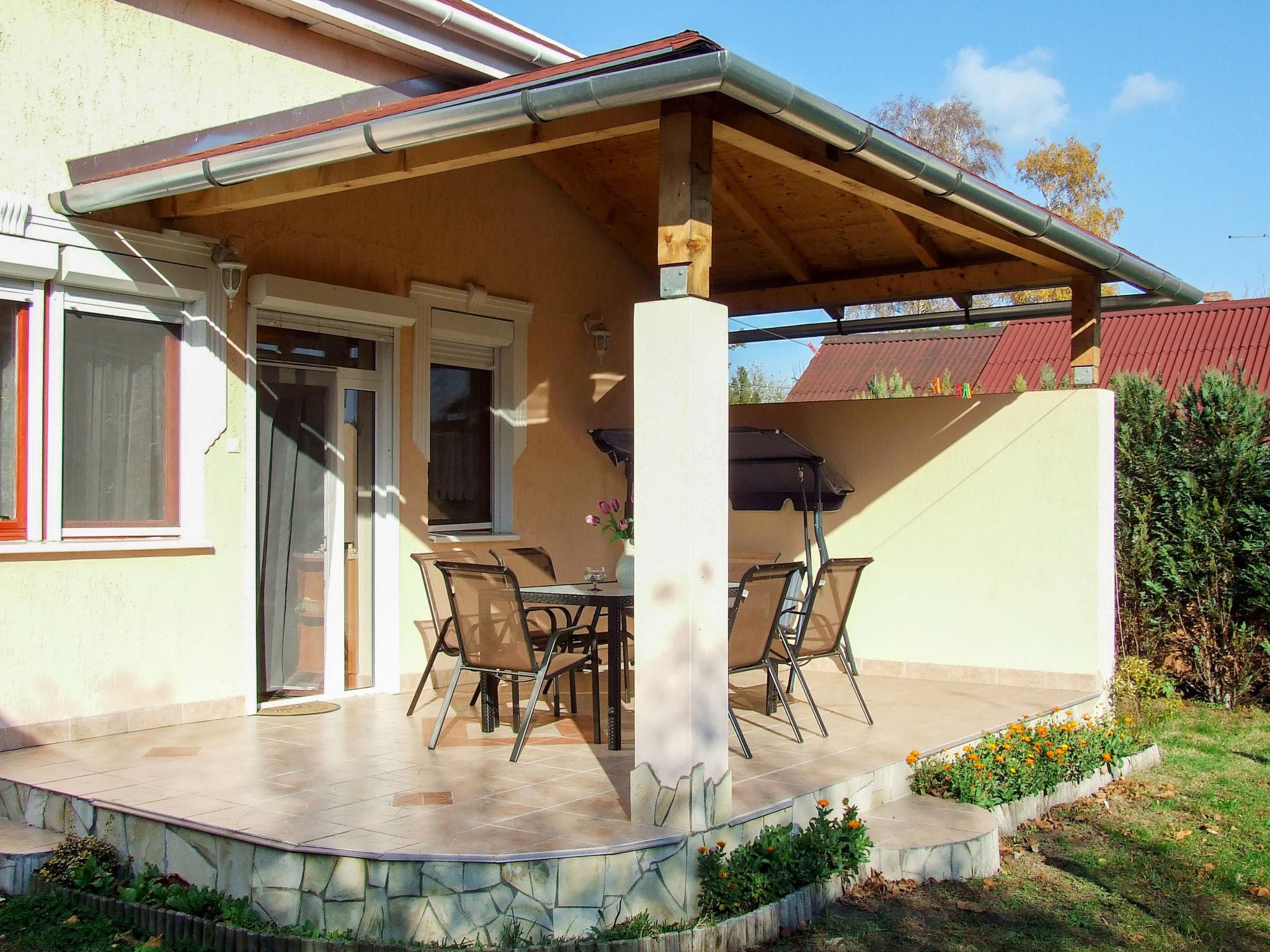 Photo 6 - Maison de 3 chambres à Balatonfenyves avec jardin et terrasse