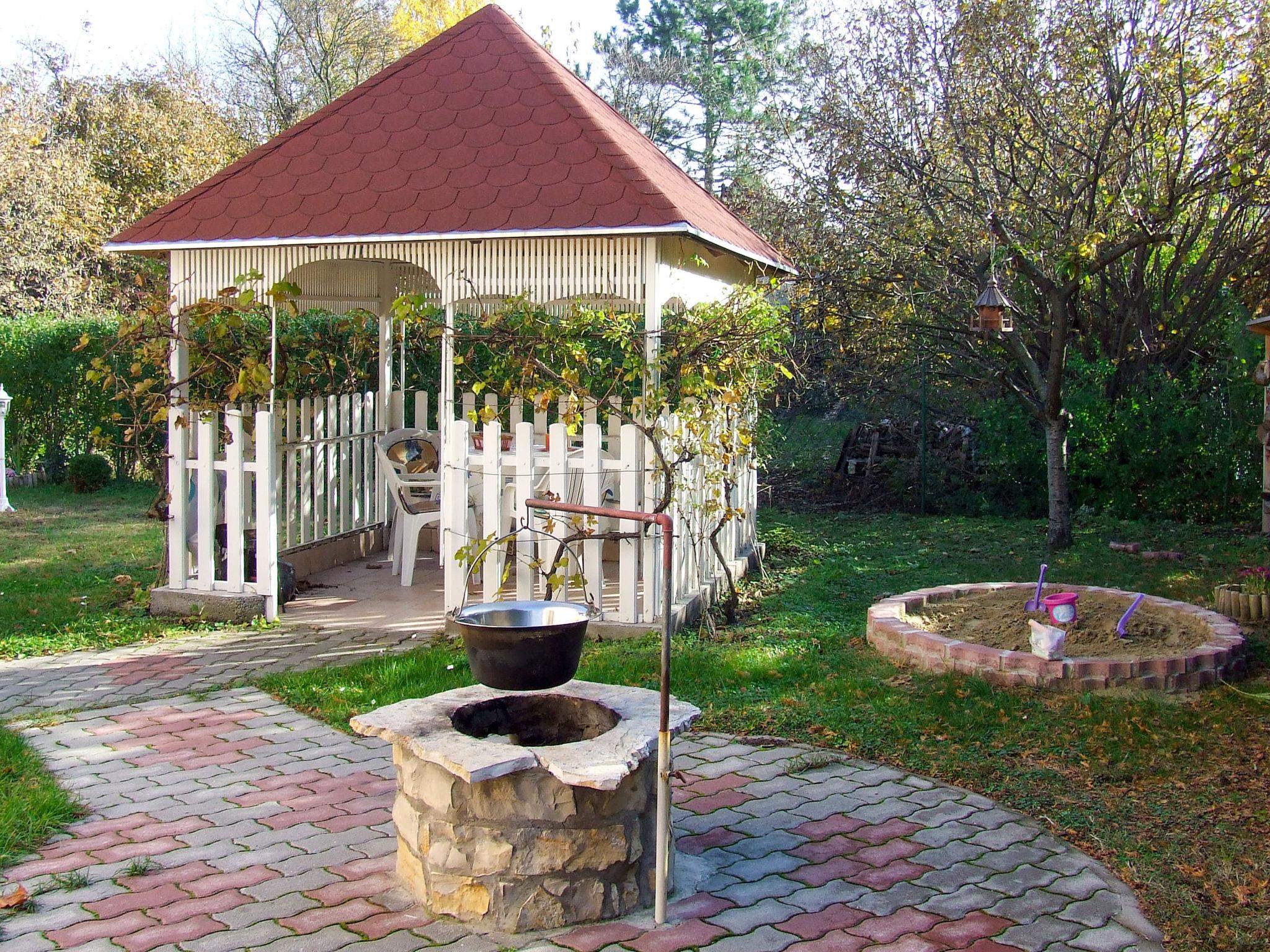 Photo 4 - Maison de 3 chambres à Balatonfenyves avec jardin et terrasse