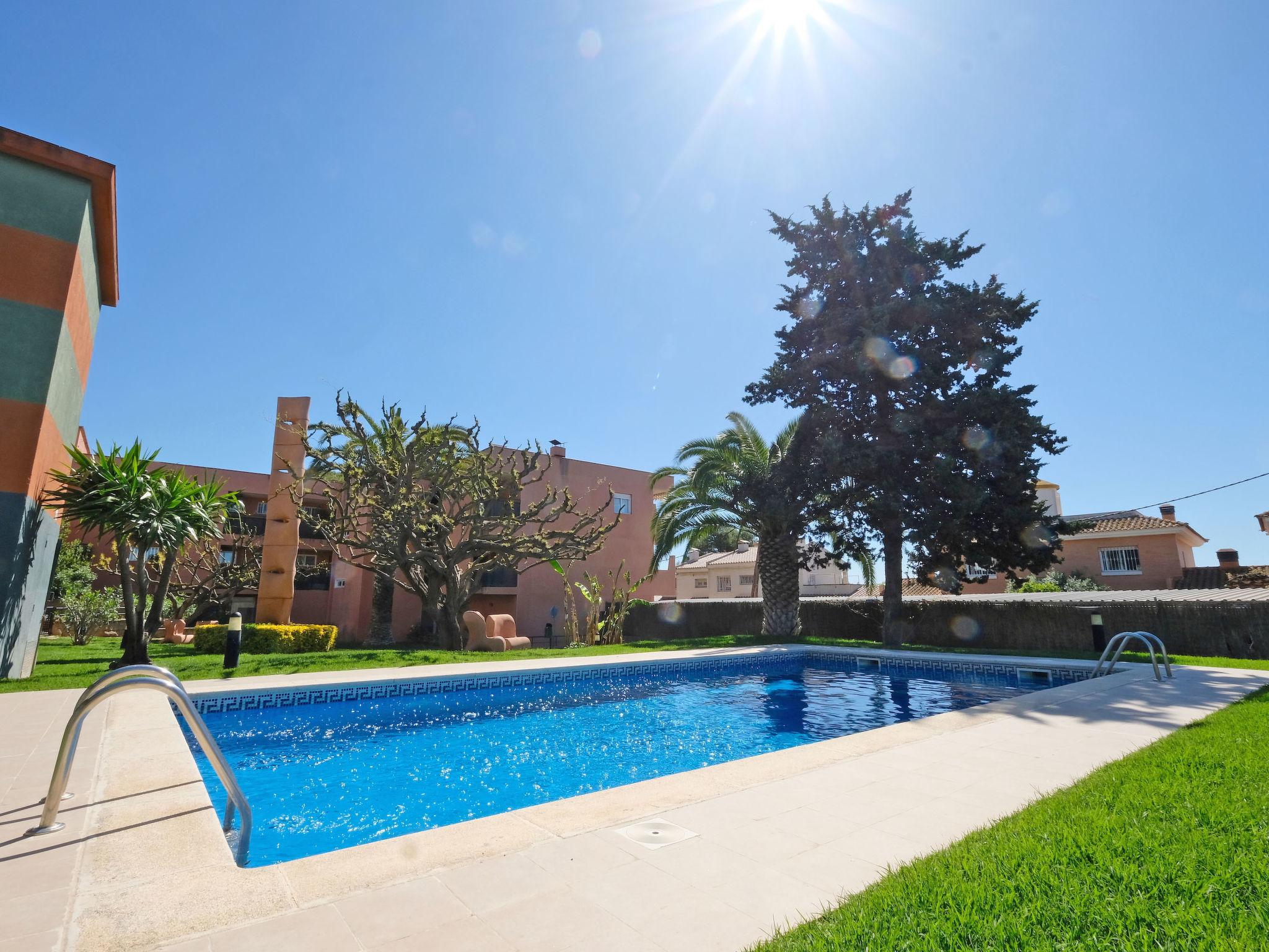 Foto 1 - Appartamento con 3 camere da letto a Tarragona con piscina e vista mare