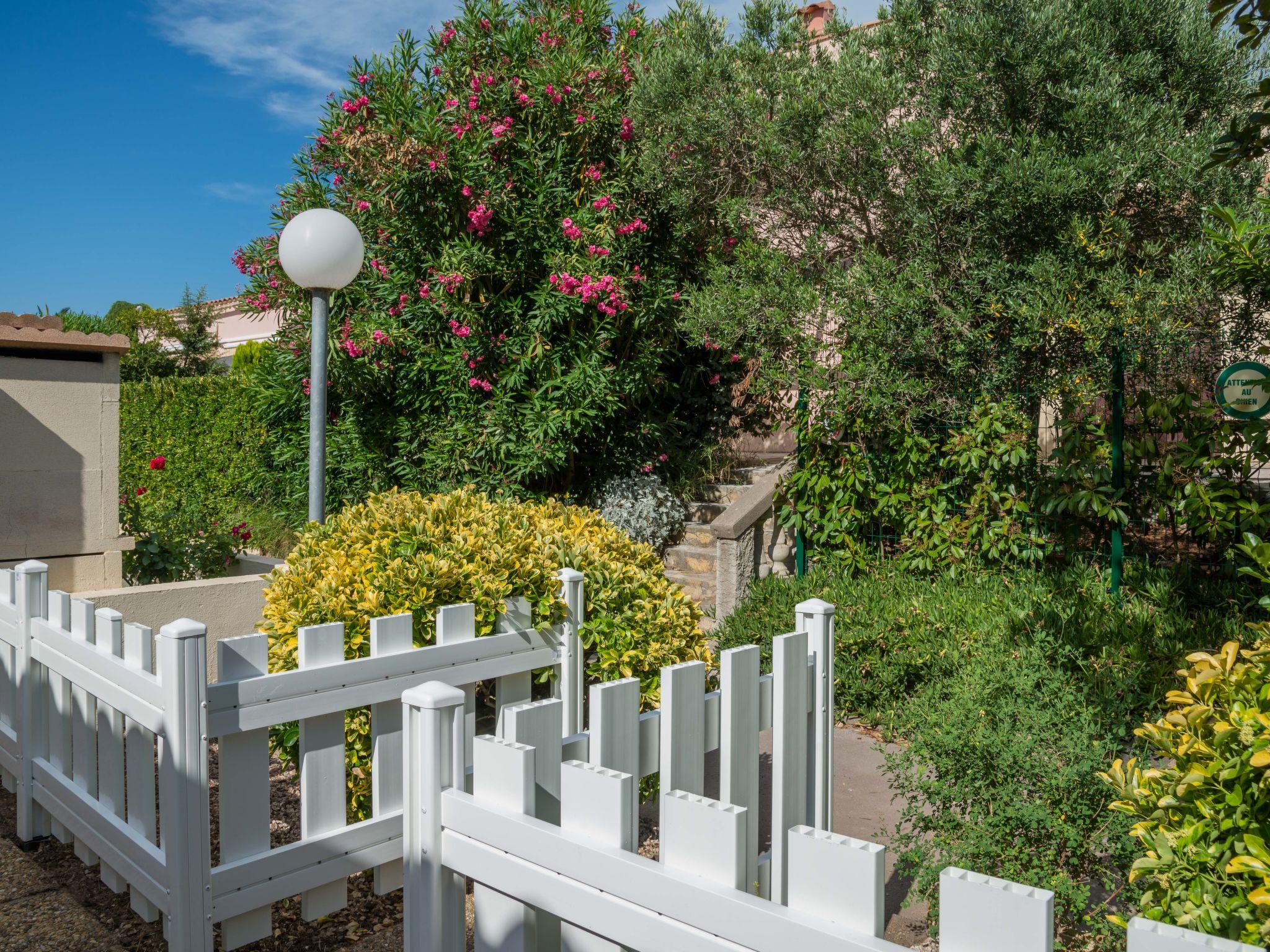 Photo 14 - 1 bedroom Apartment in Agde with terrace and sea view