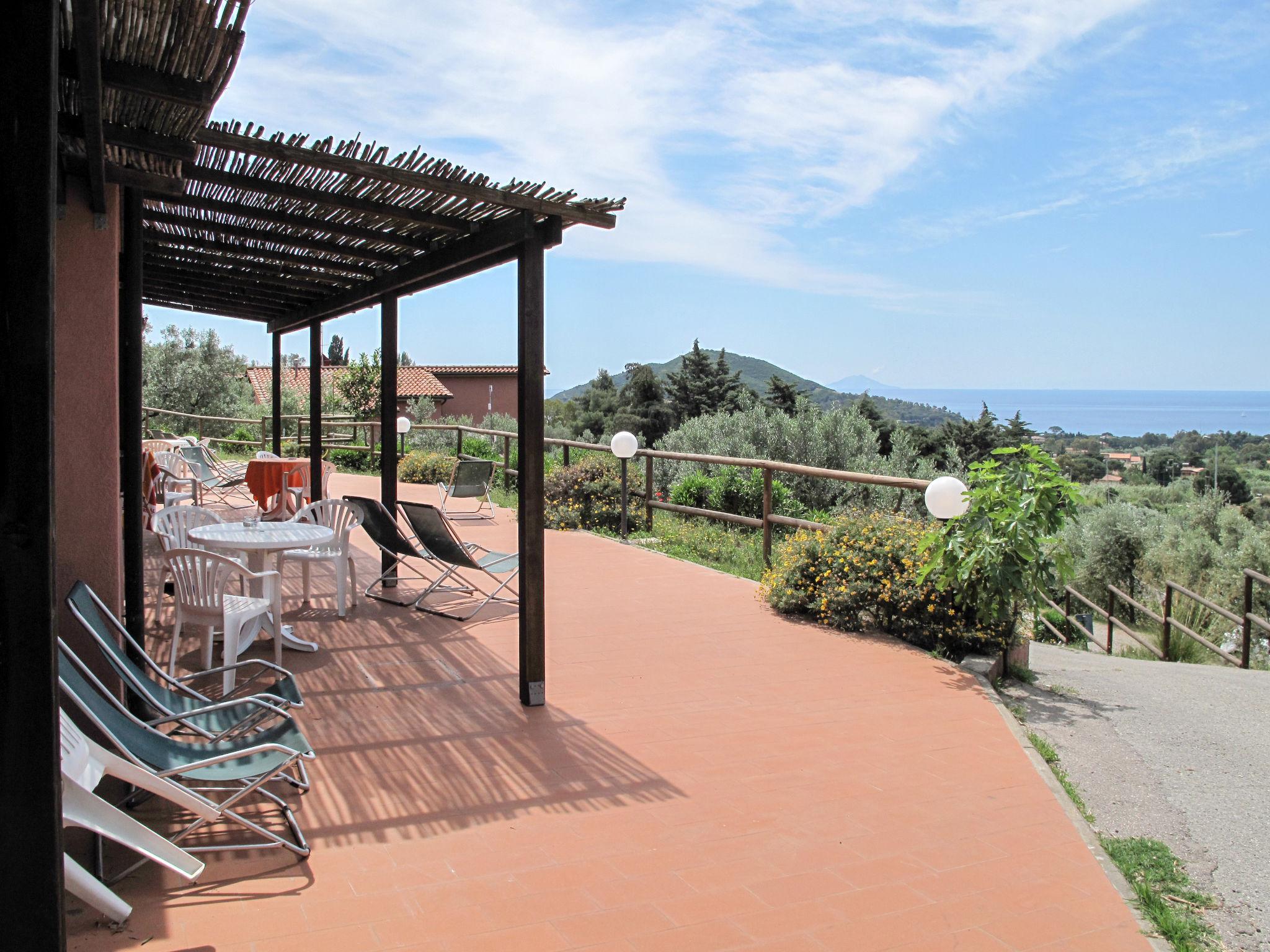 Photo 3 - Appartement en Capoliveri avec jardin et terrasse