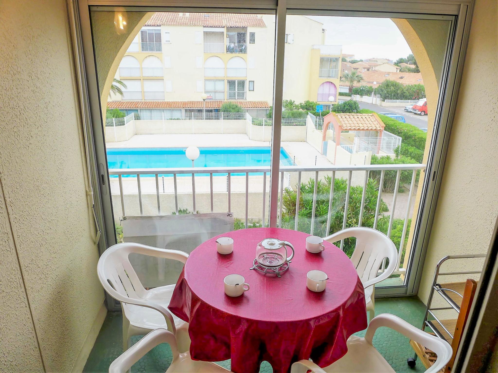 Photo 2 - 1 bedroom Apartment in Narbonne with swimming pool and sea view