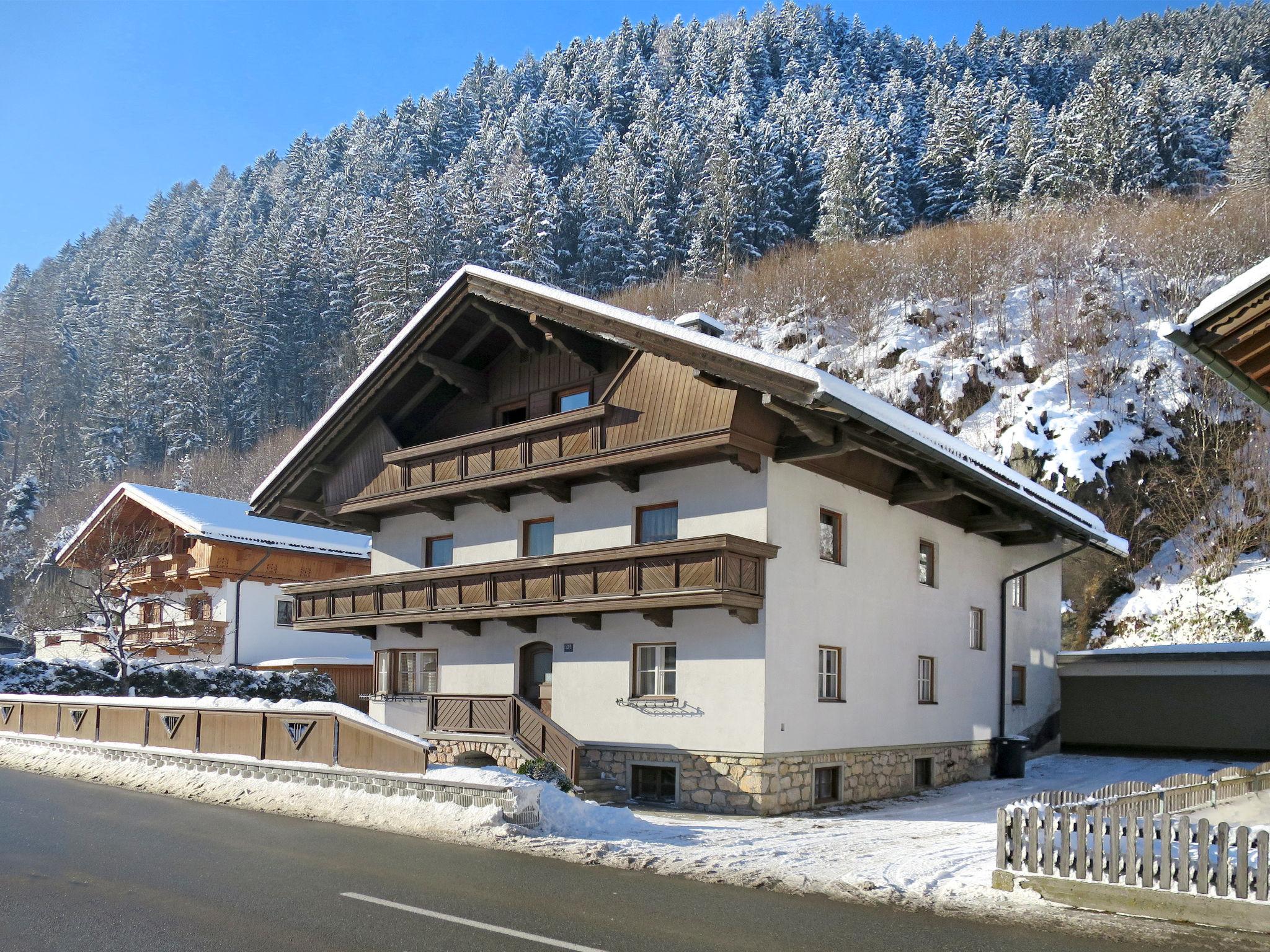 Foto 22 - Appartamento con 5 camere da letto a Aschau im Zillertal con terrazza e vista sulle montagne