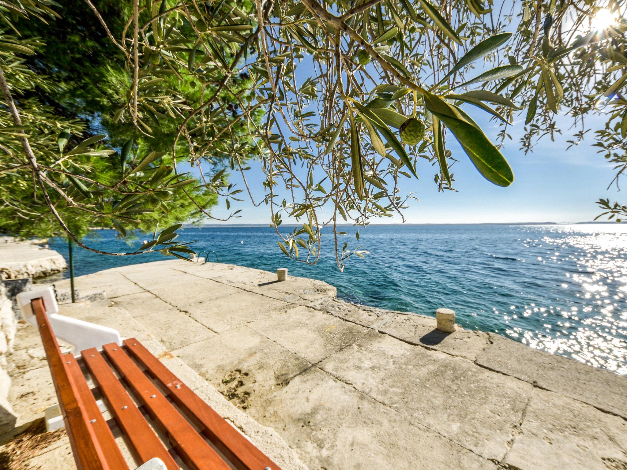 Foto 16 - Appartamento con 1 camera da letto a Starigrad con terrazza e vista mare