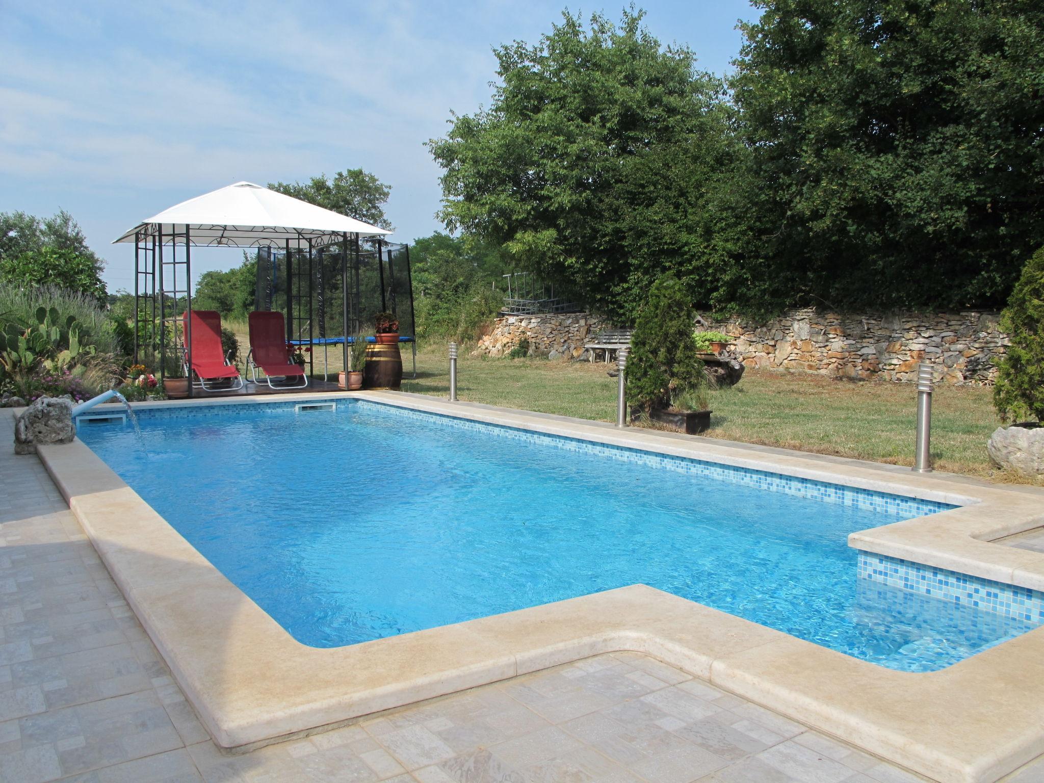 Foto 1 - Casa de 2 quartos em Marčana com piscina e vistas do mar