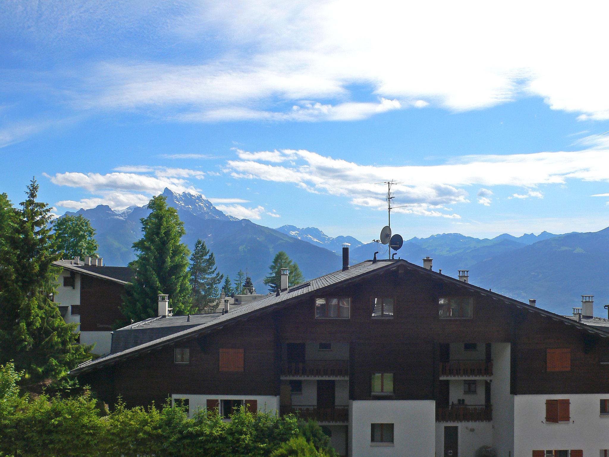 Foto 3 - Appartamento con 2 camere da letto a Ollon con vista sulle montagne