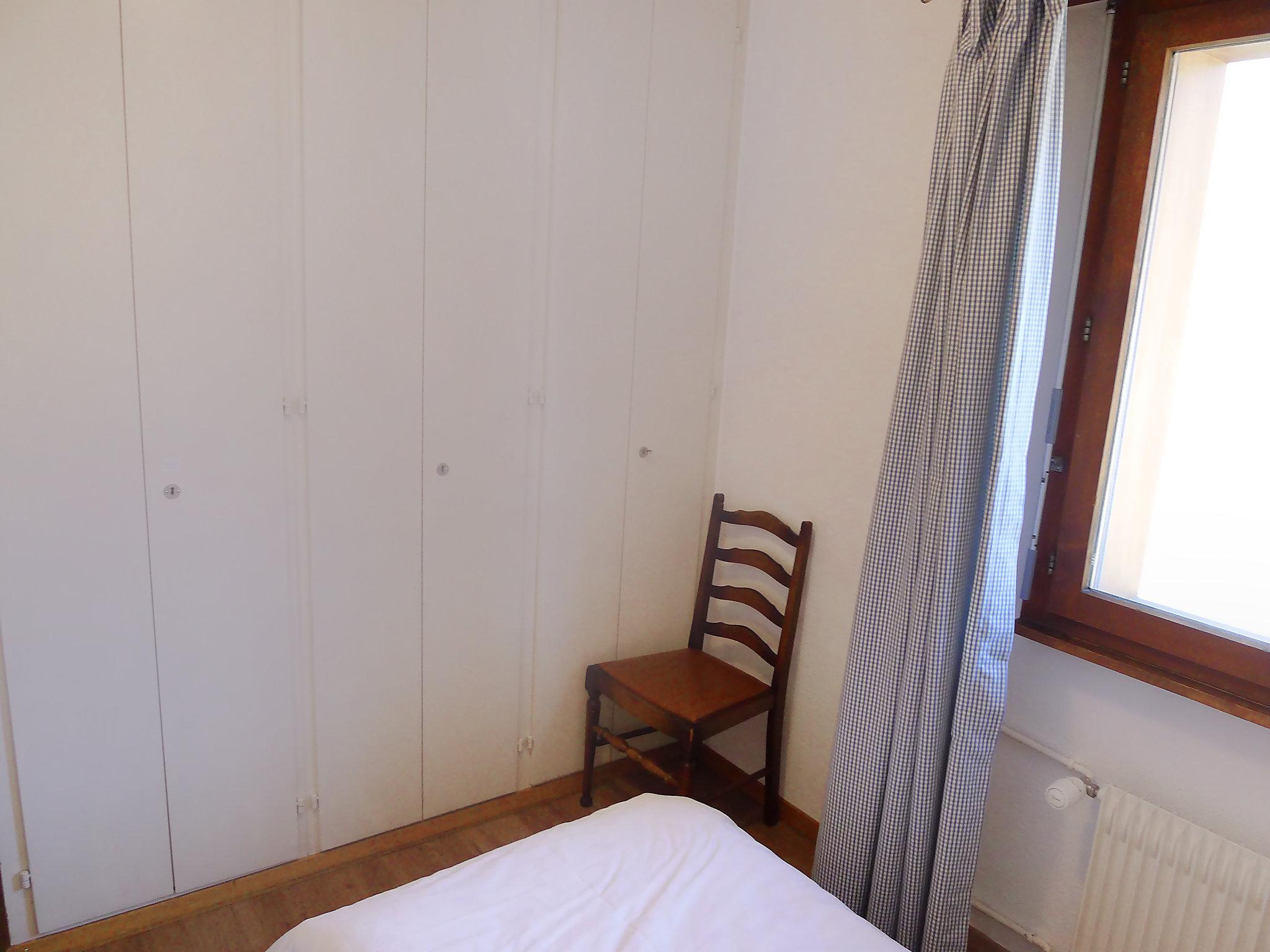 Foto 11 - Appartamento con 2 camere da letto a Ollon con vista sulle montagne