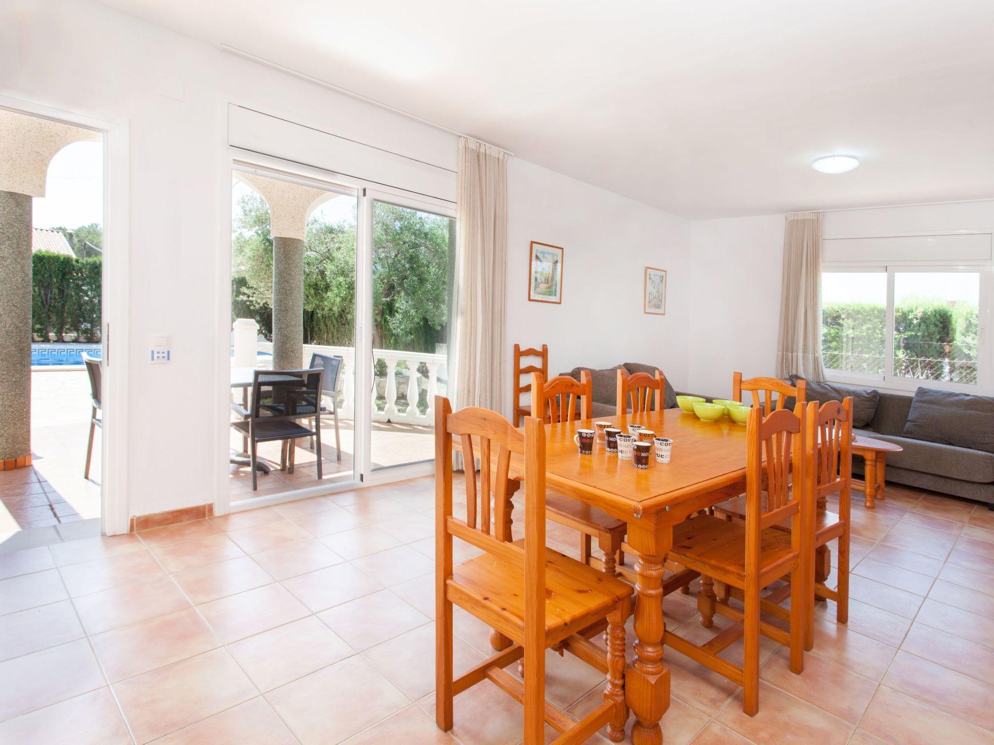 Photo 3 - 4 bedroom House in l'Ametlla de Mar with private pool and sea view