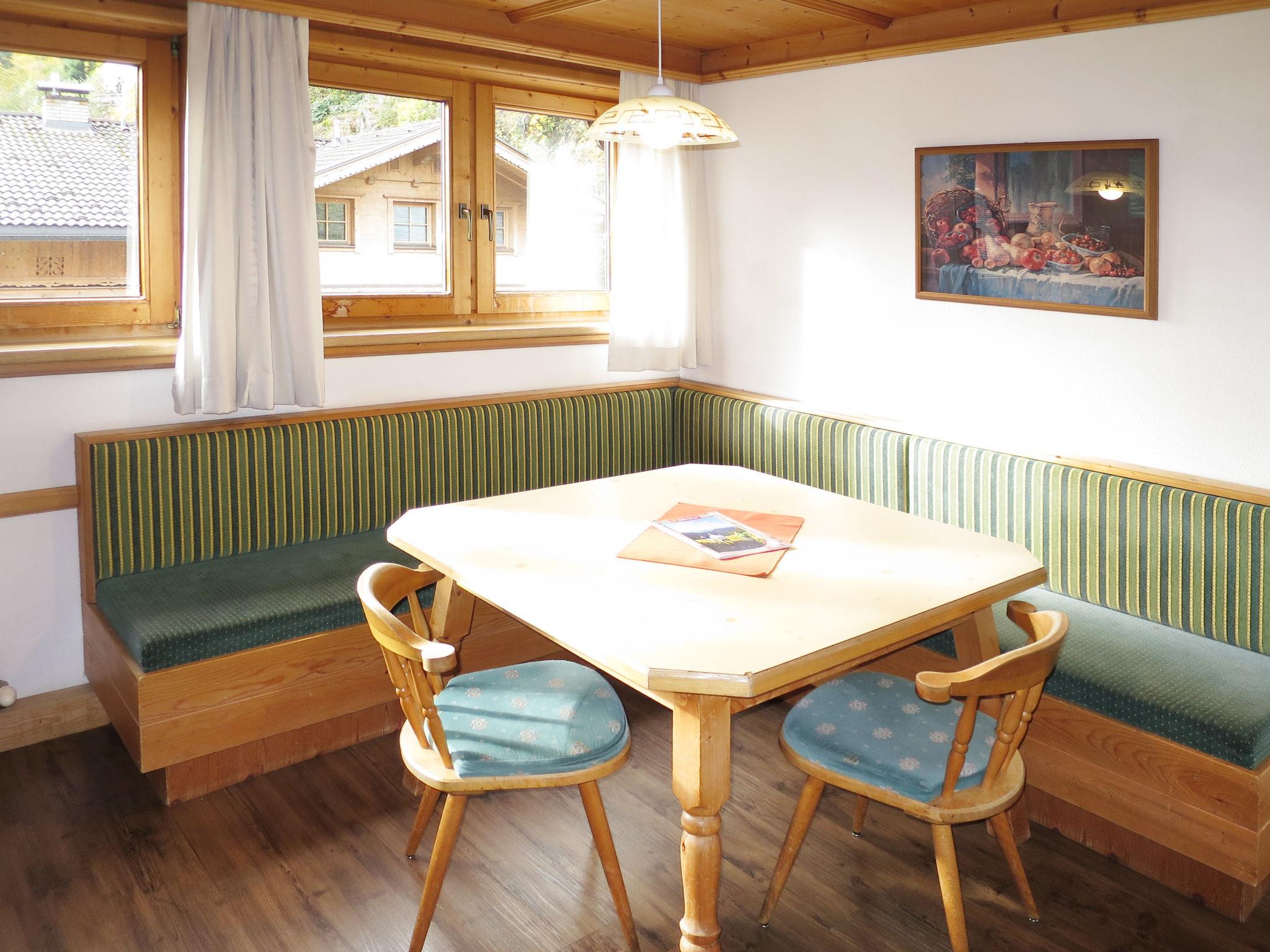 Photo 3 - Appartement de 3 chambres à Aschau im Zillertal avec terrasse et vues sur la montagne