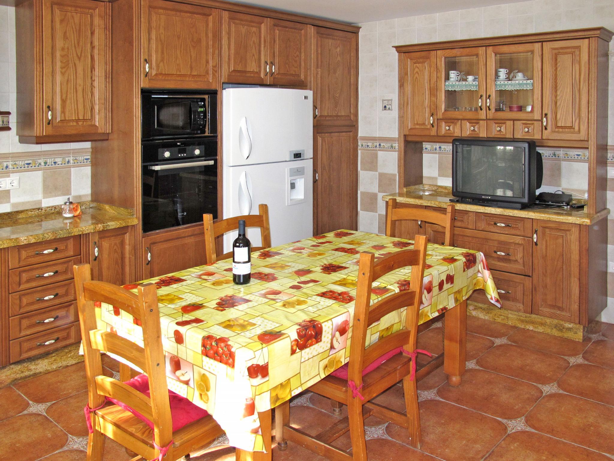 Photo 10 - 3 bedroom House in l'Alfàs del Pi with private pool and sea view