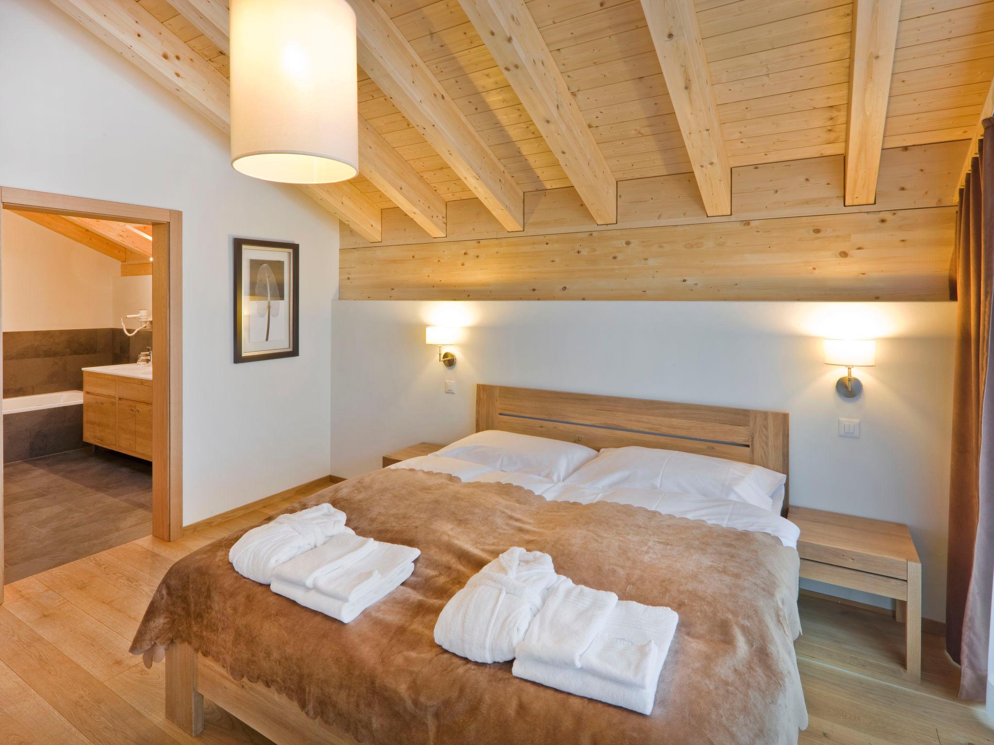 Foto 4 - Appartamento con 4 camere da letto a Zermatt con vista sulle montagne