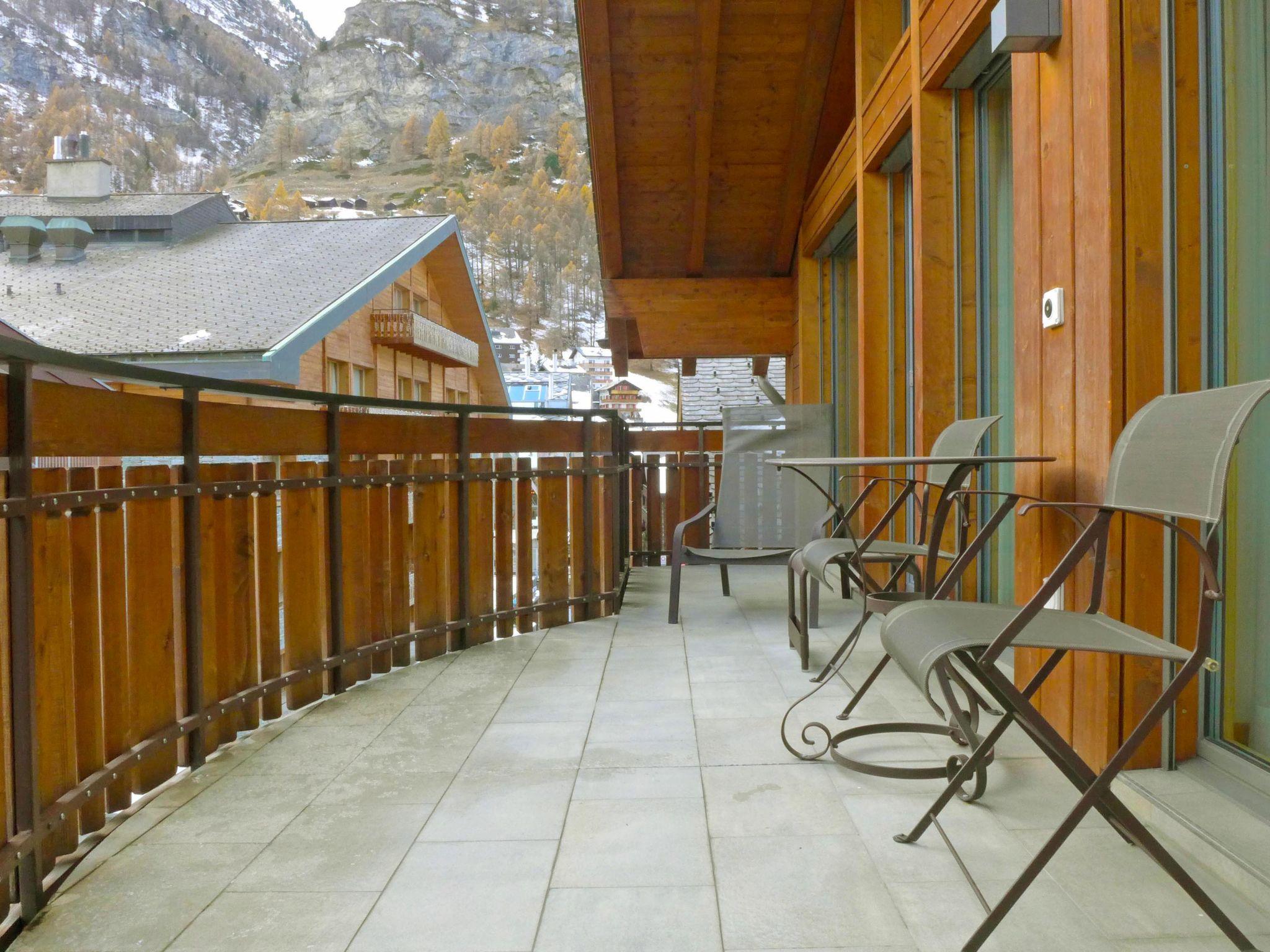 Foto 20 - Apartamento de 4 quartos em Zermatt com vista para a montanha