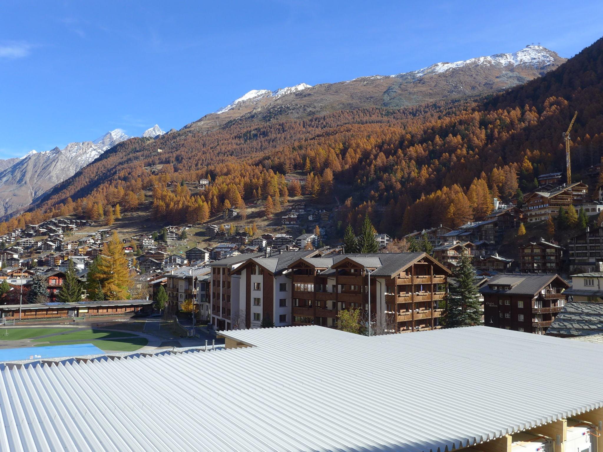 Photo 22 - Appartement de 4 chambres à Zermatt avec vues sur la montagne