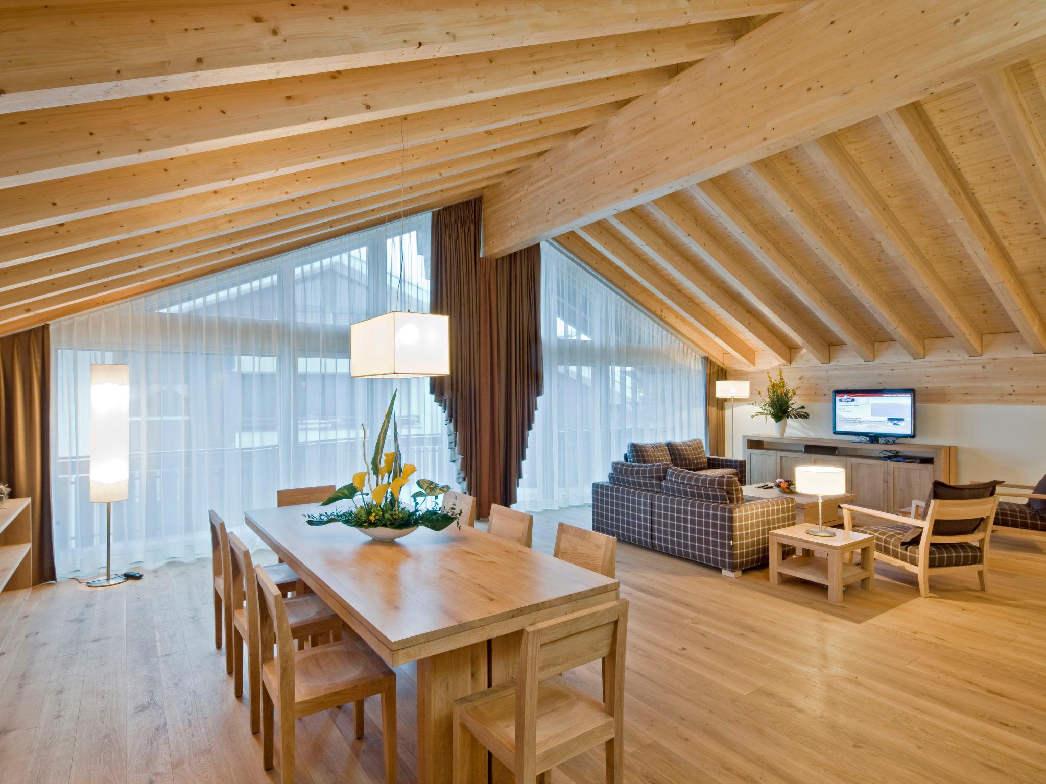 Photo 2 - 4 bedroom Apartment in Zermatt with mountain view