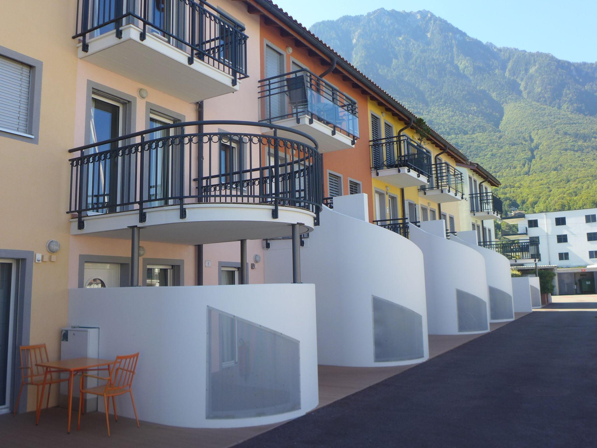 Foto 1 - Apartment mit 4 Schlafzimmern in Port-Valais mit blick auf die berge