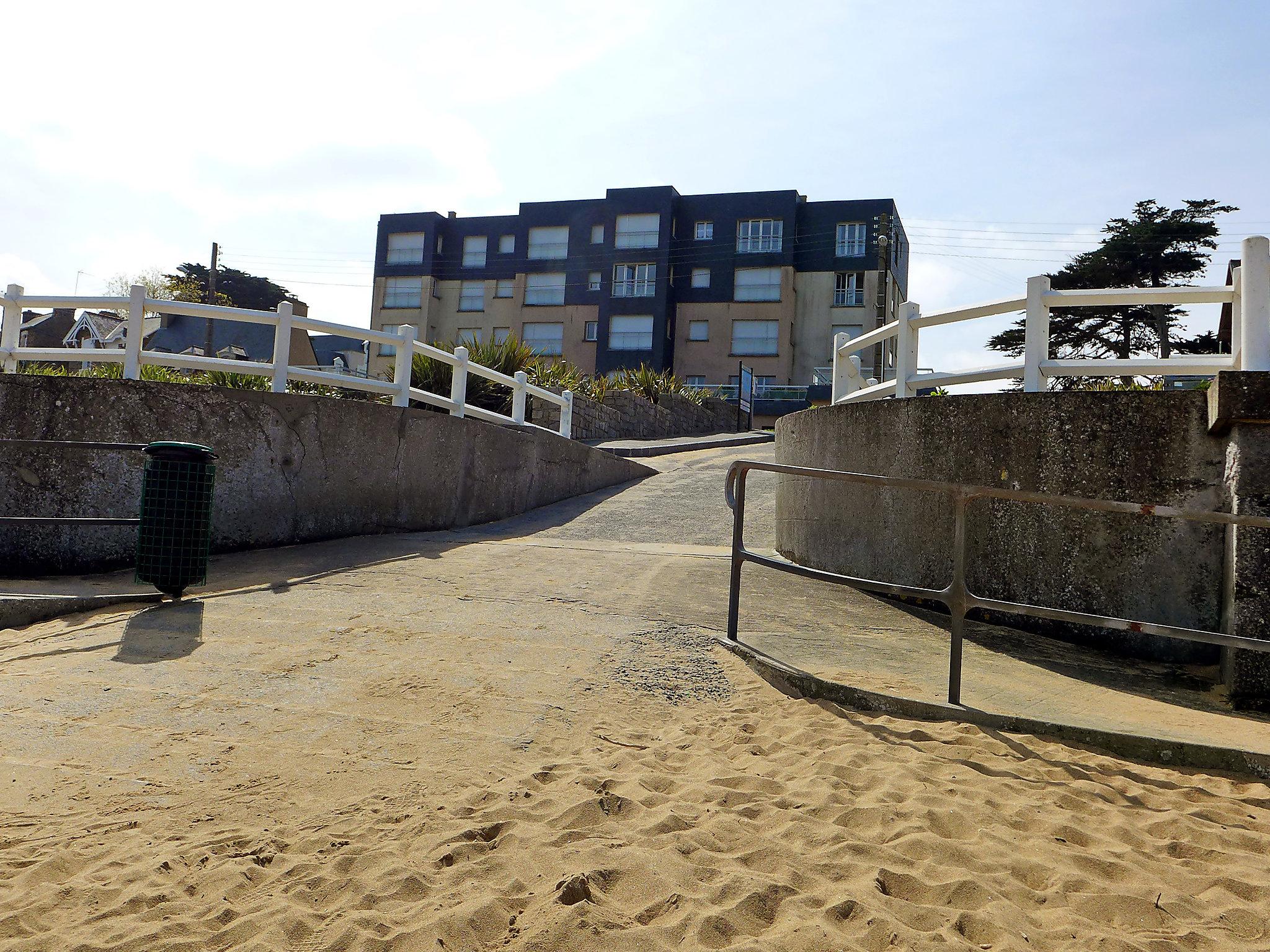 Photo 19 - 2 bedroom Apartment in Saint-Malo with sea view