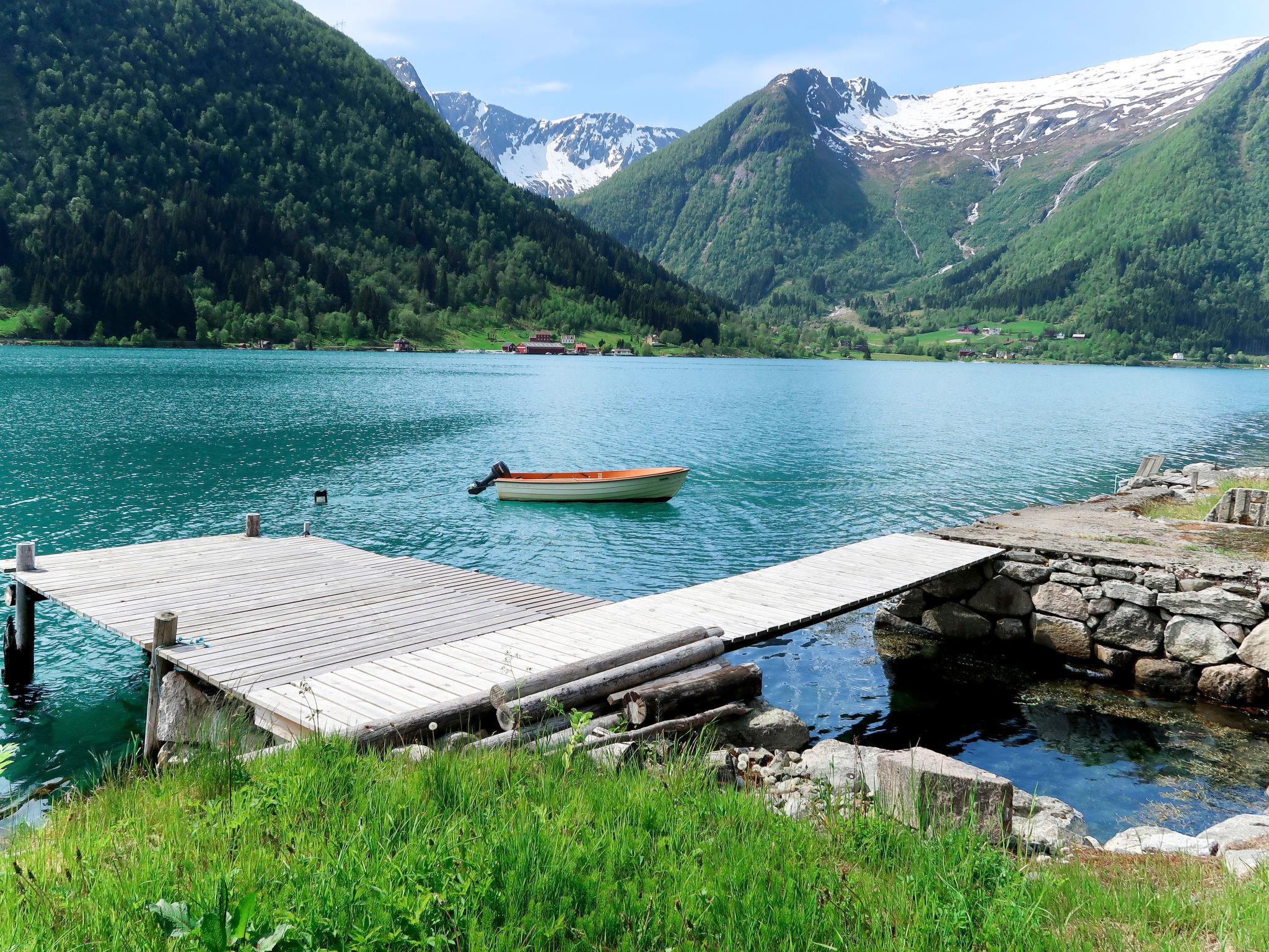 Foto 5 - Casa de 2 quartos em Balestrand com jardim e terraço