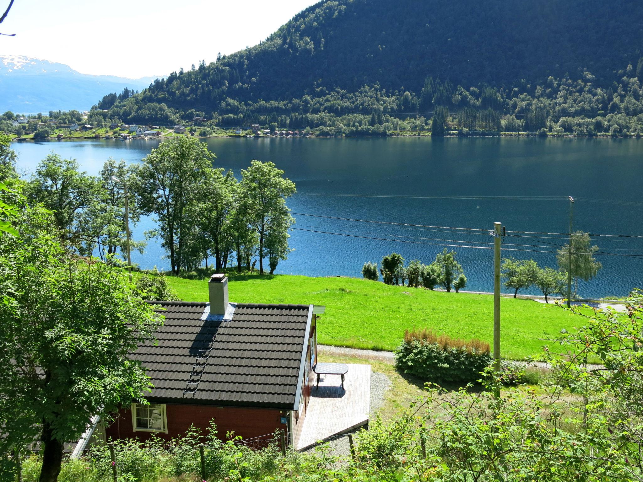 Foto 26 - Casa de 2 quartos em Balestrand com jardim e terraço