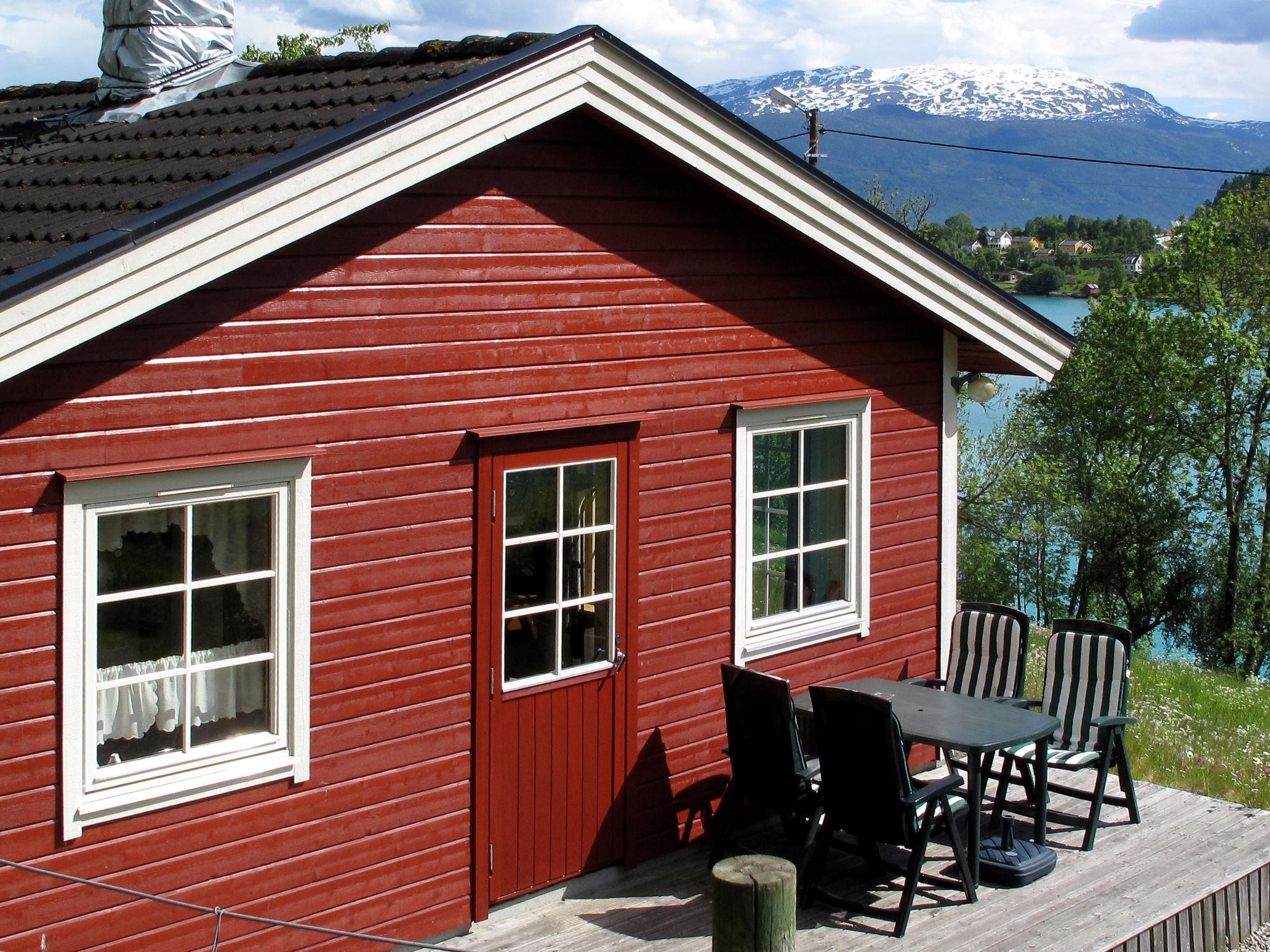 Foto 25 - Casa de 2 quartos em Balestrand com jardim e terraço