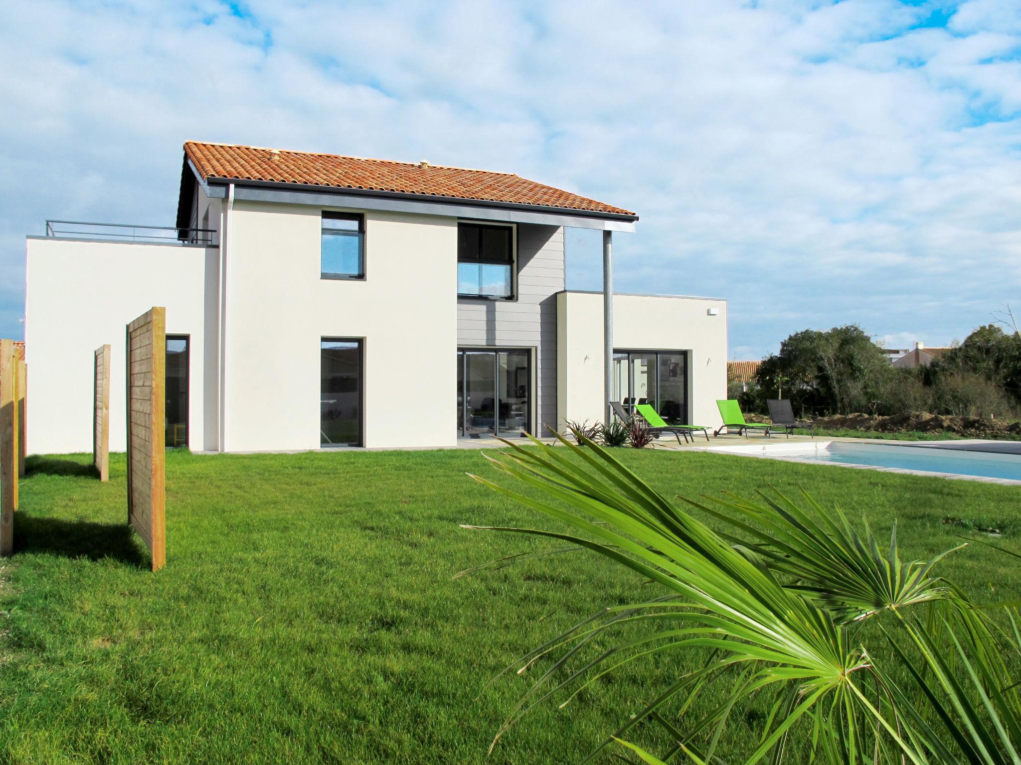 Foto 15 - Appartamento con 2 camere da letto a Saint-Gilles-Croix-de-Vie con piscina e vista mare