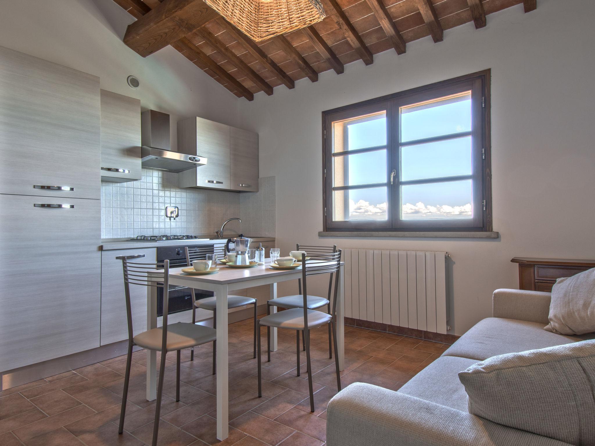 Photo 10 - 1 bedroom Apartment in Riparbella with swimming pool and terrace