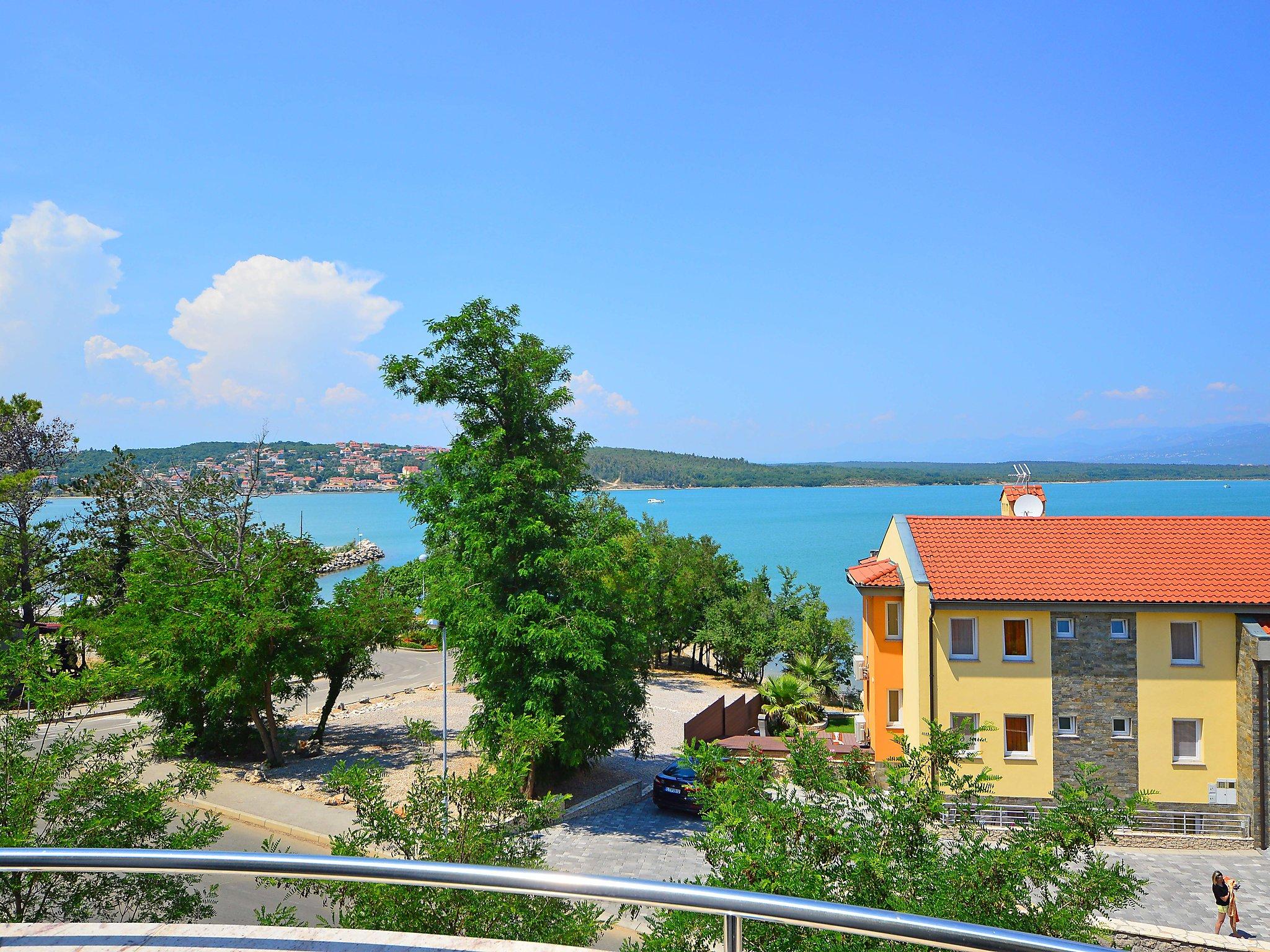 Foto 2 - Apartamento de 2 habitaciones en Dobrinj con vistas al mar