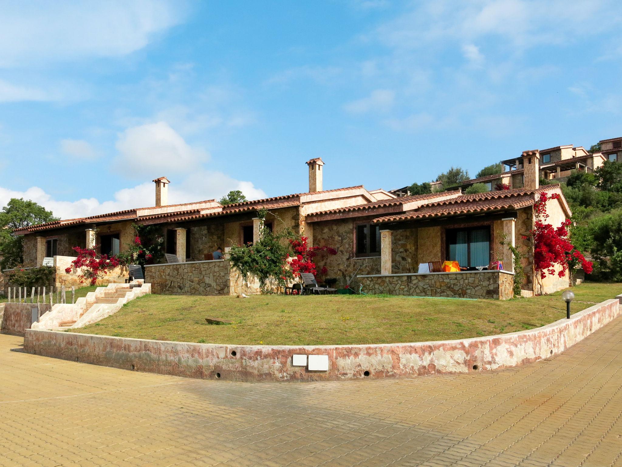 Foto 1 - Casa de 2 quartos em Villaputzu com piscina e terraço