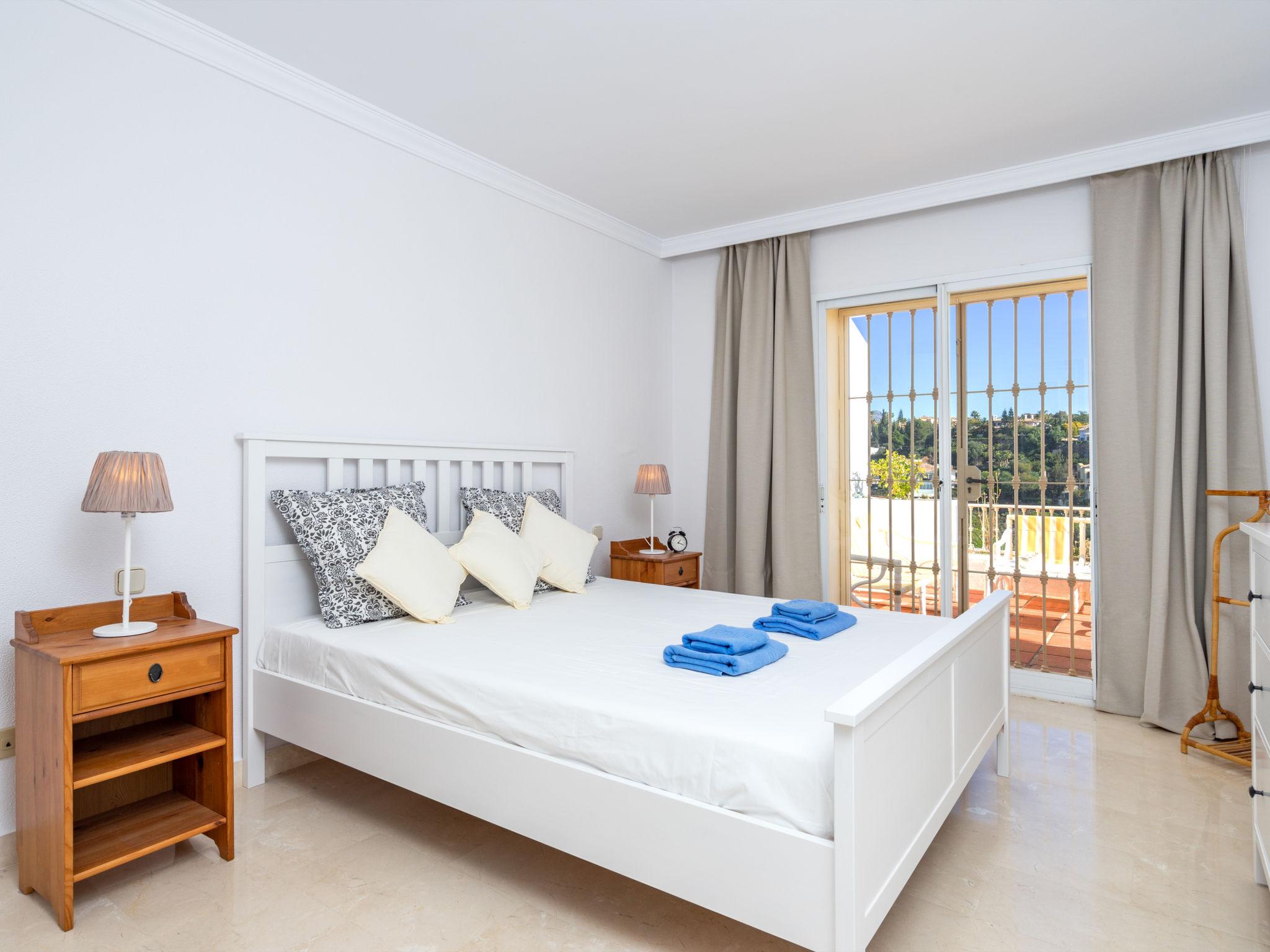 Foto 5 - Apartamento de 3 habitaciones en Benahavís con piscina y vistas al mar