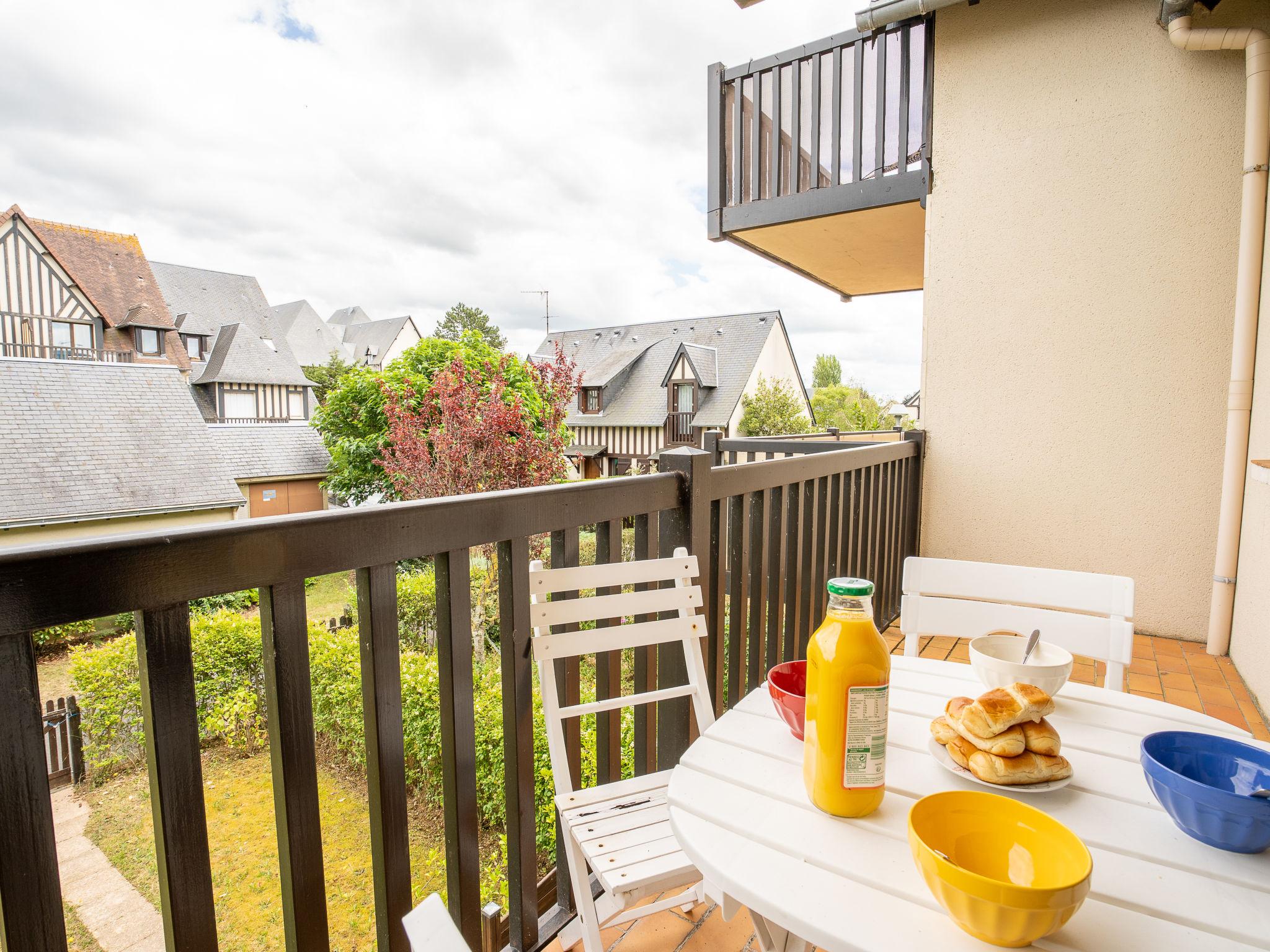 Foto 12 - Apartment mit 1 Schlafzimmer in Cabourg mit blick aufs meer