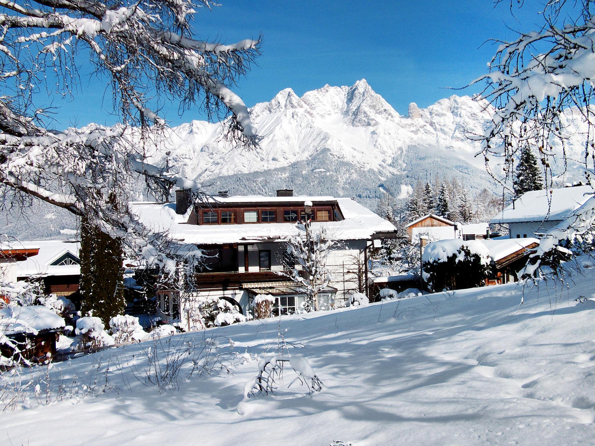 Foto 1 - Appartamento con 6 camere da letto a Saalfelden am Steinernen Meer con vista sulle montagne