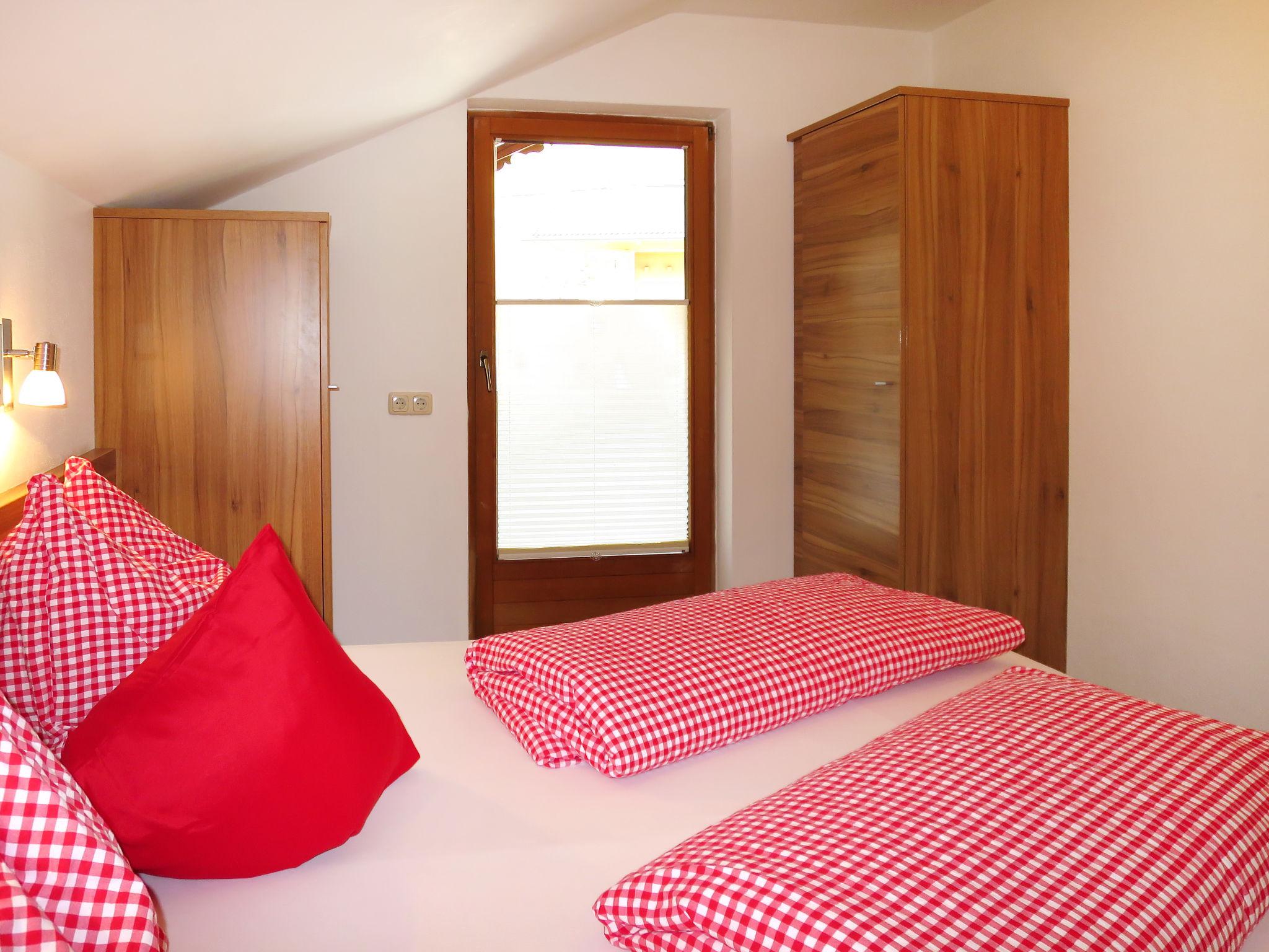 Foto 10 - Appartamento con 3 camere da letto a Schwendau con vista sulle montagne