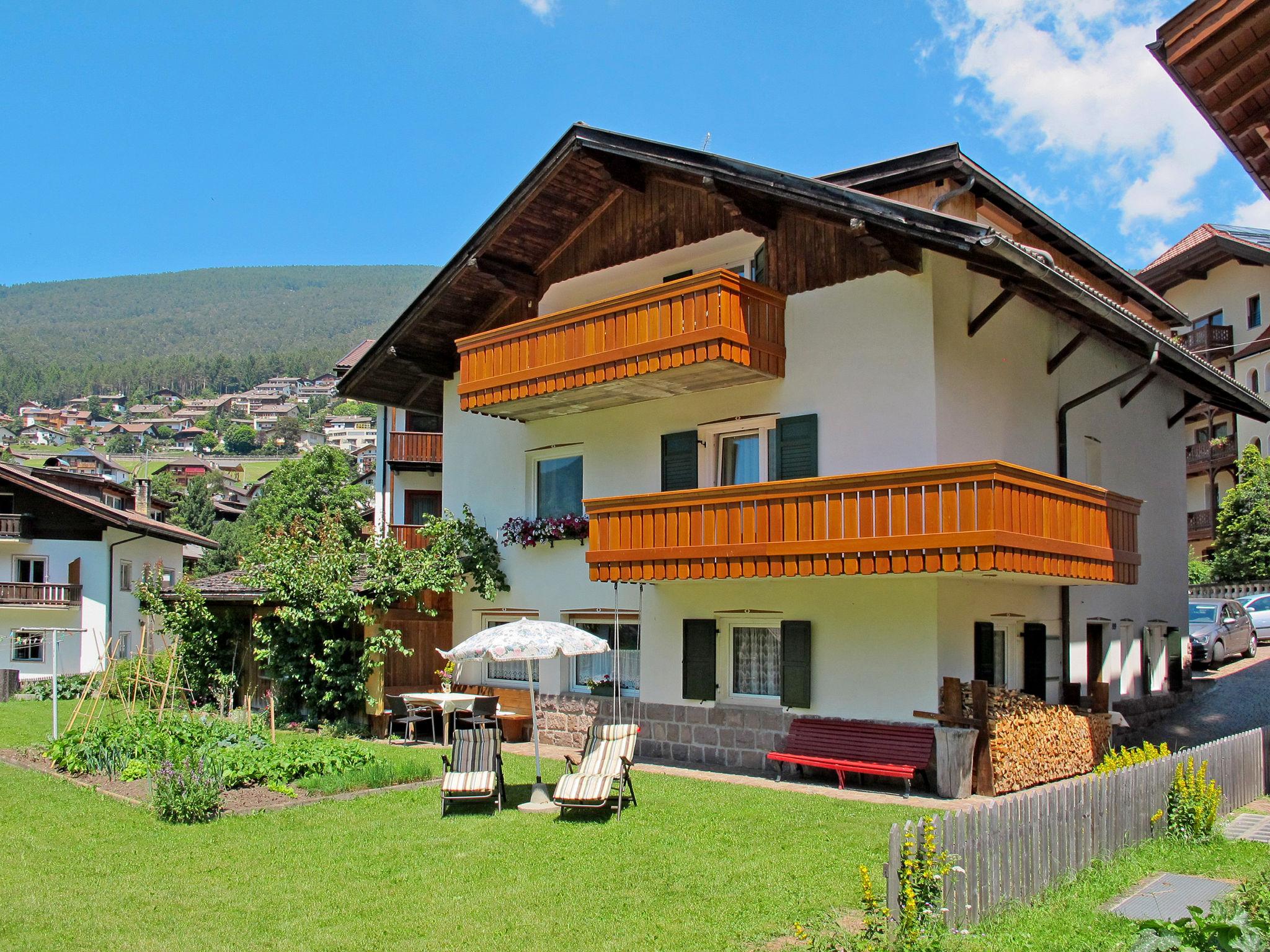 Foto 1 - Apartamento de 2 habitaciones en Ortisei con jardín y vistas a la montaña