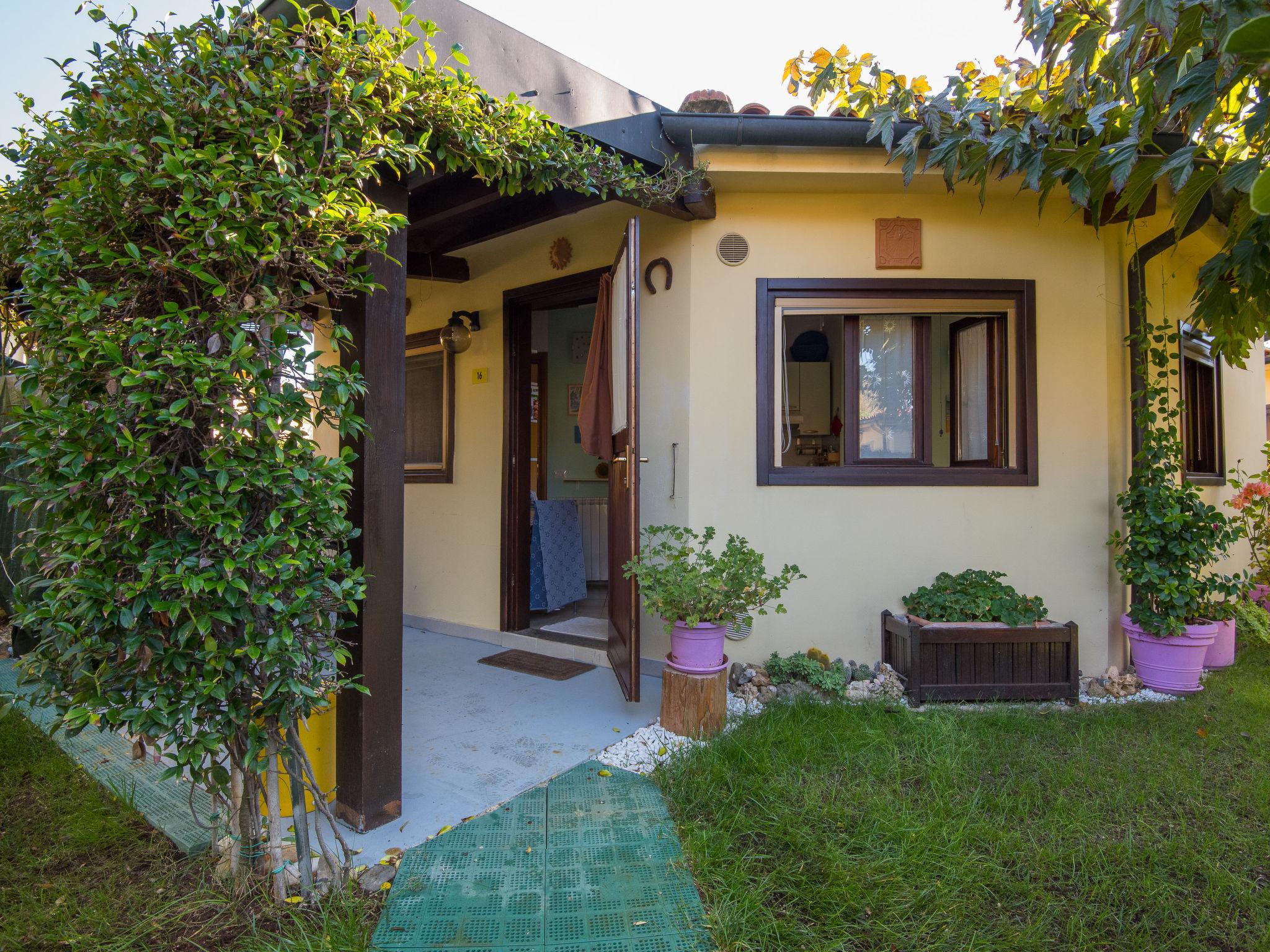 Photo 1 - Maison de 2 chambres à Piombino avec piscine et jardin