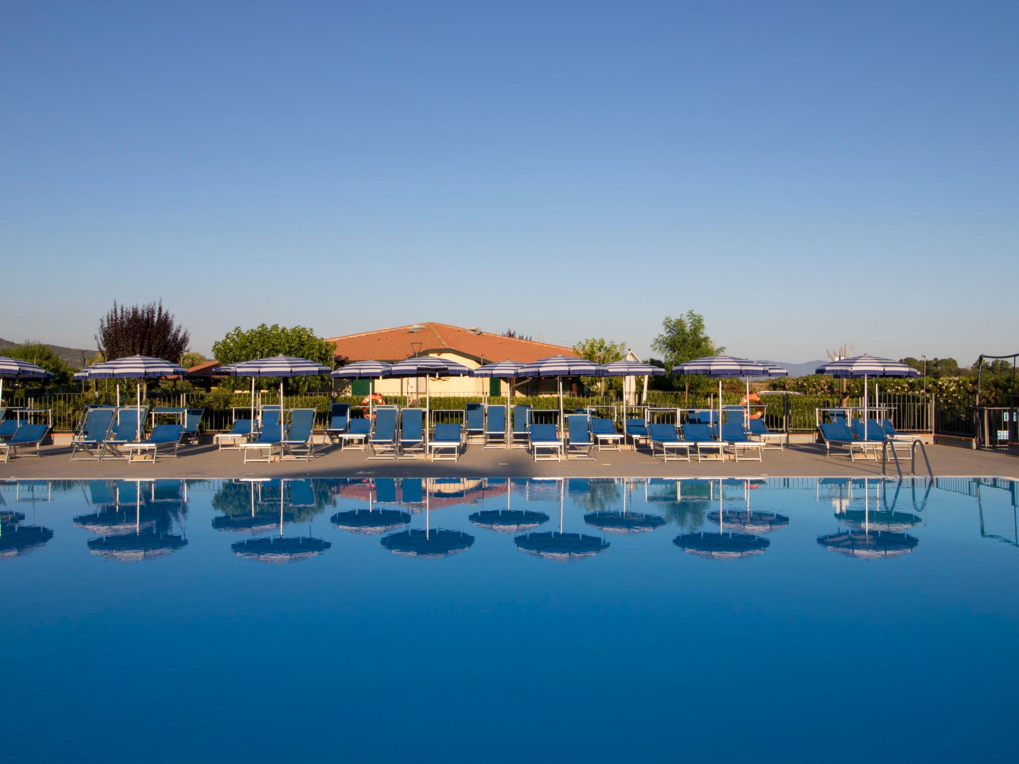 Photo 27 - Maison de 2 chambres à Piombino avec piscine et jardin