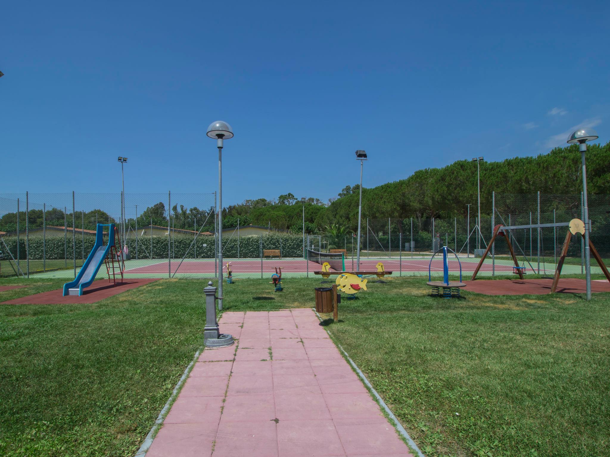 Photo 33 - Maison de 2 chambres à Piombino avec piscine et jardin