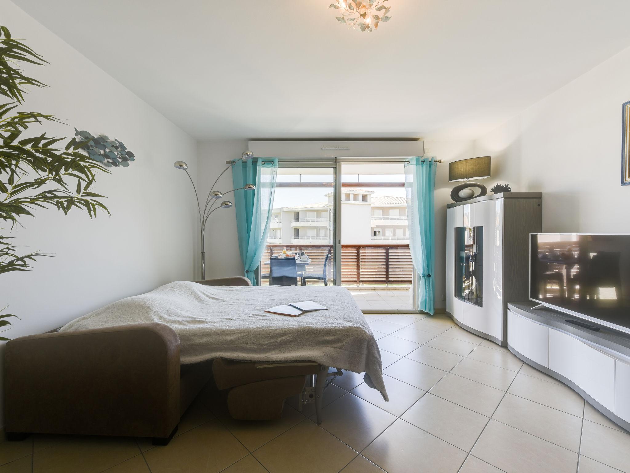 Photo 8 - Appartement de 2 chambres à Cavalaire-sur-Mer avec vues à la mer