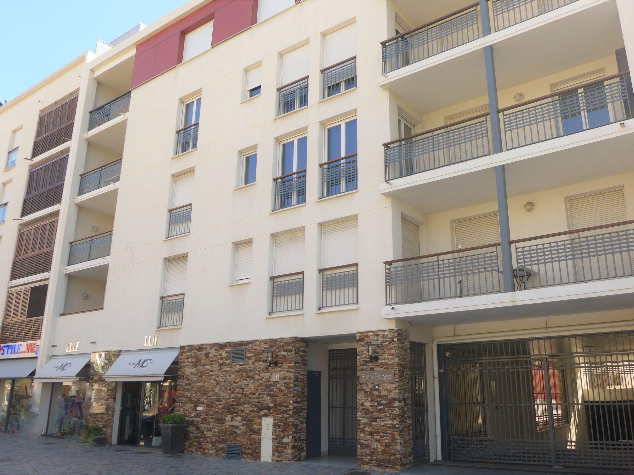 Foto 13 - Apartment mit 2 Schlafzimmern in Cavalaire-sur-Mer mit blick aufs meer