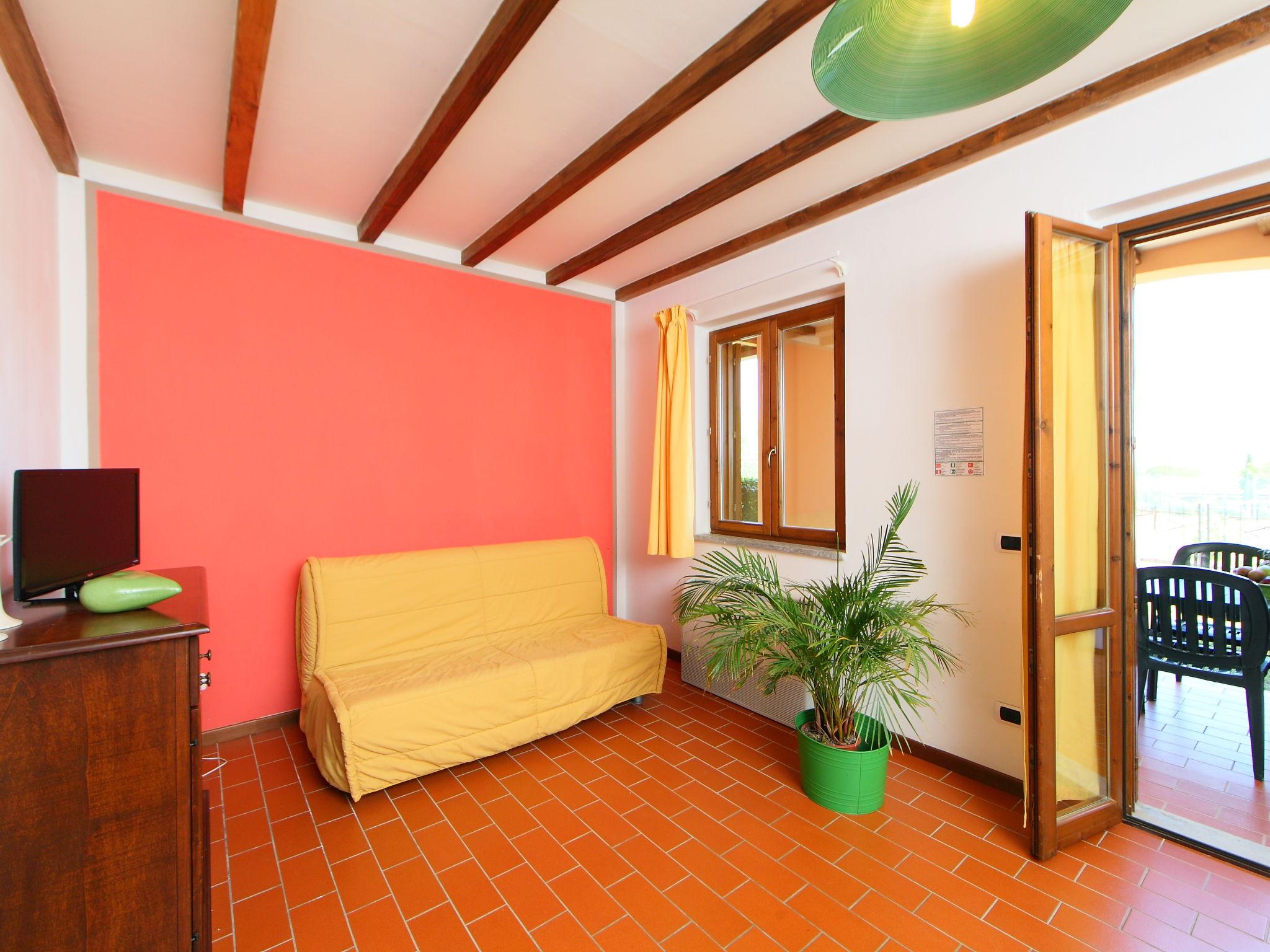 Foto 7 - Appartamento con 1 camera da letto a Suvereto con piscina e vista mare