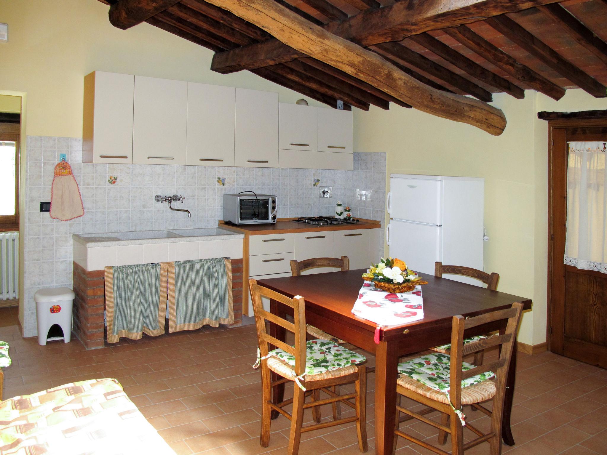 Photo 4 - Appartement de 2 chambres à Pescia avec piscine et terrasse