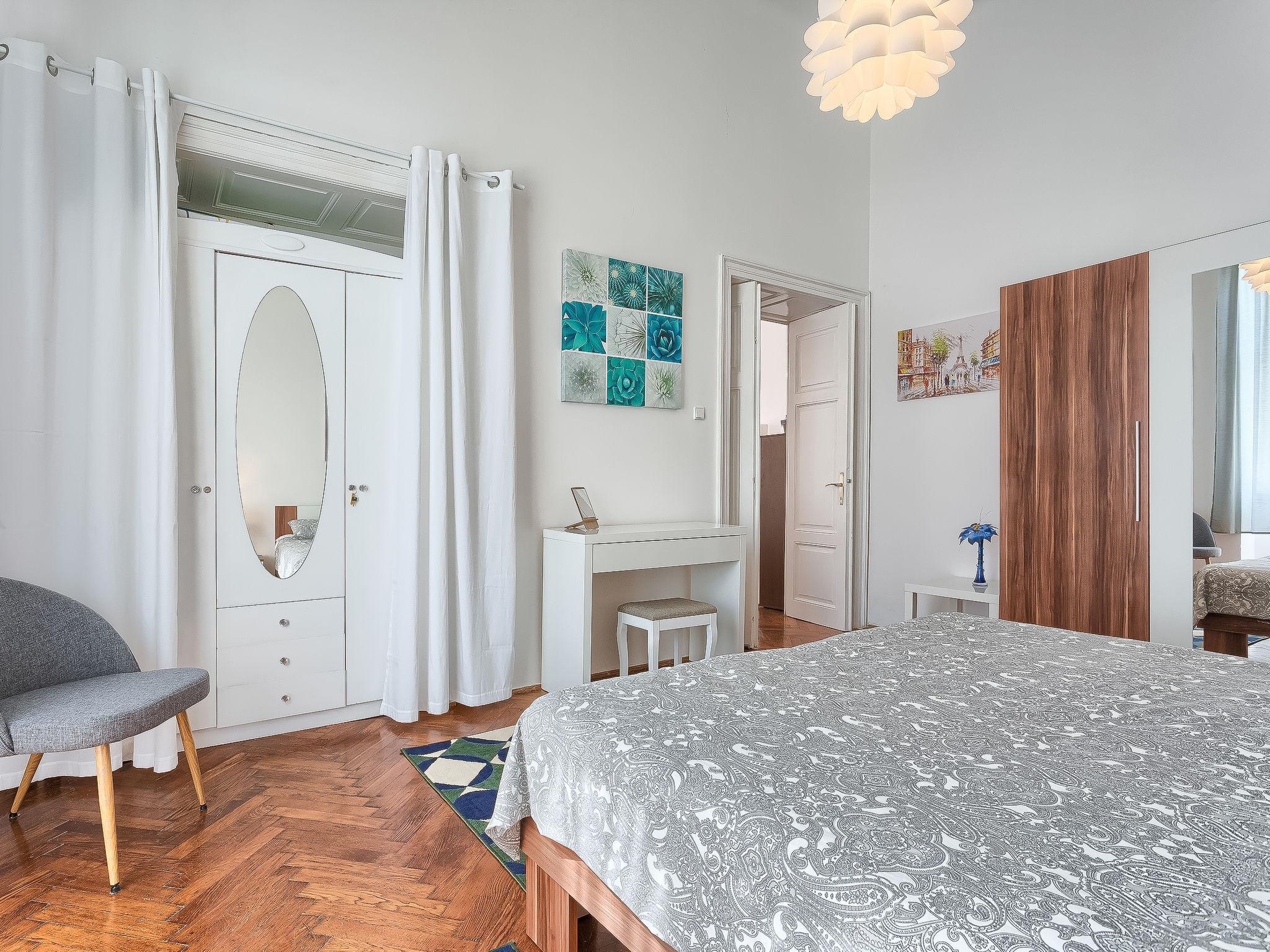 Foto 29 - Apartment mit 2 Schlafzimmern in Pula mit garten und blick aufs meer