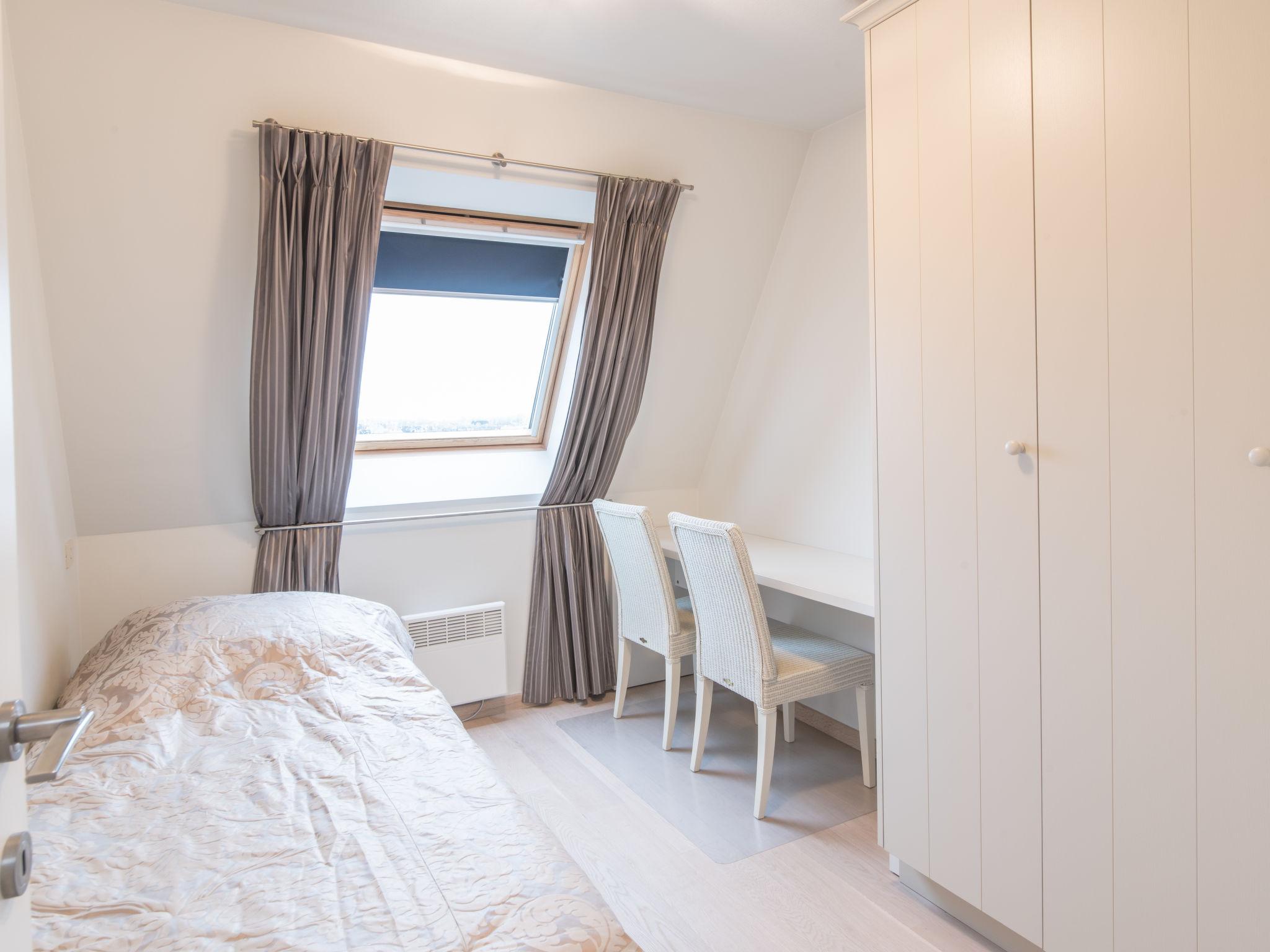 Foto 13 - Appartamento con 3 camere da letto a Bredene con terrazza
