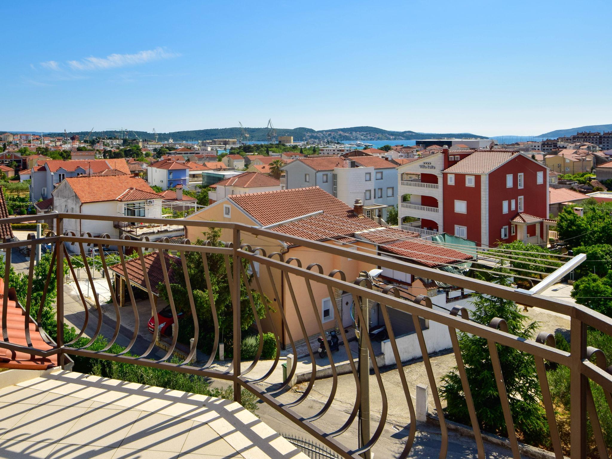 Foto 17 - Apartment mit 1 Schlafzimmer in Trogir mit schwimmbad und blick aufs meer