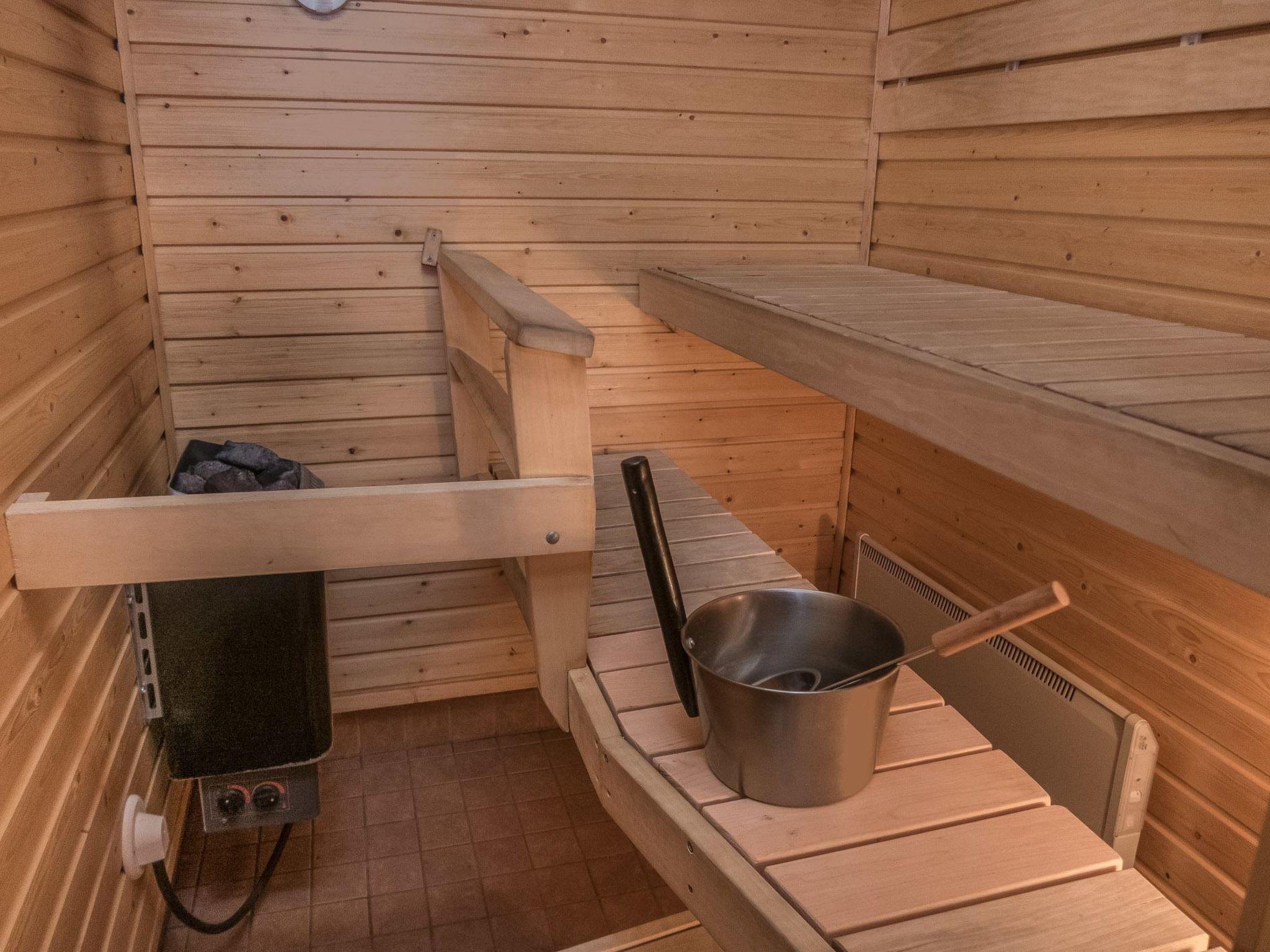 Foto 11 - Casa de 1 habitación en Kuusamo con sauna y vistas a la montaña