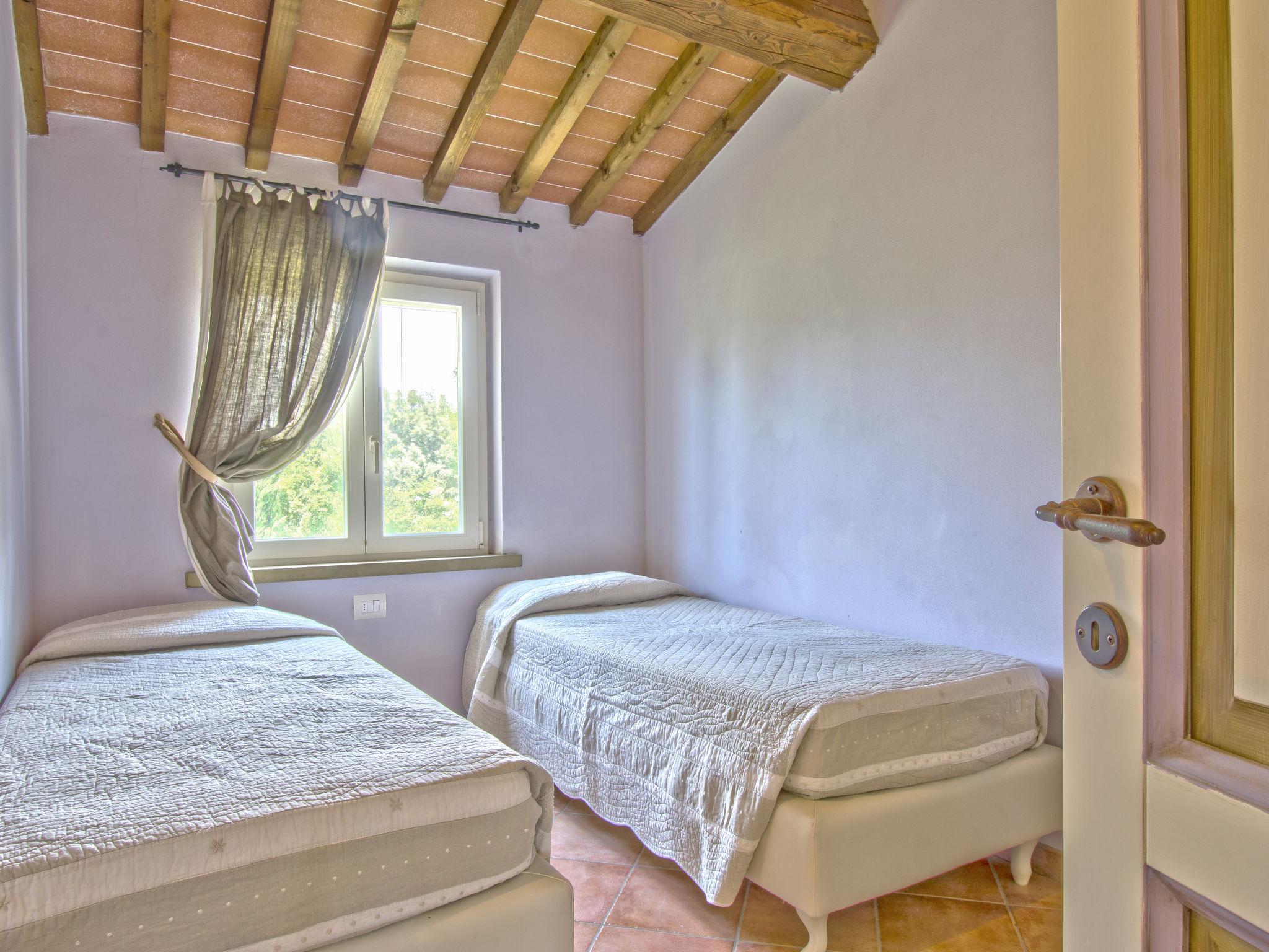 Photo 13 - 2 bedroom Apartment in Riparbella with swimming pool and garden