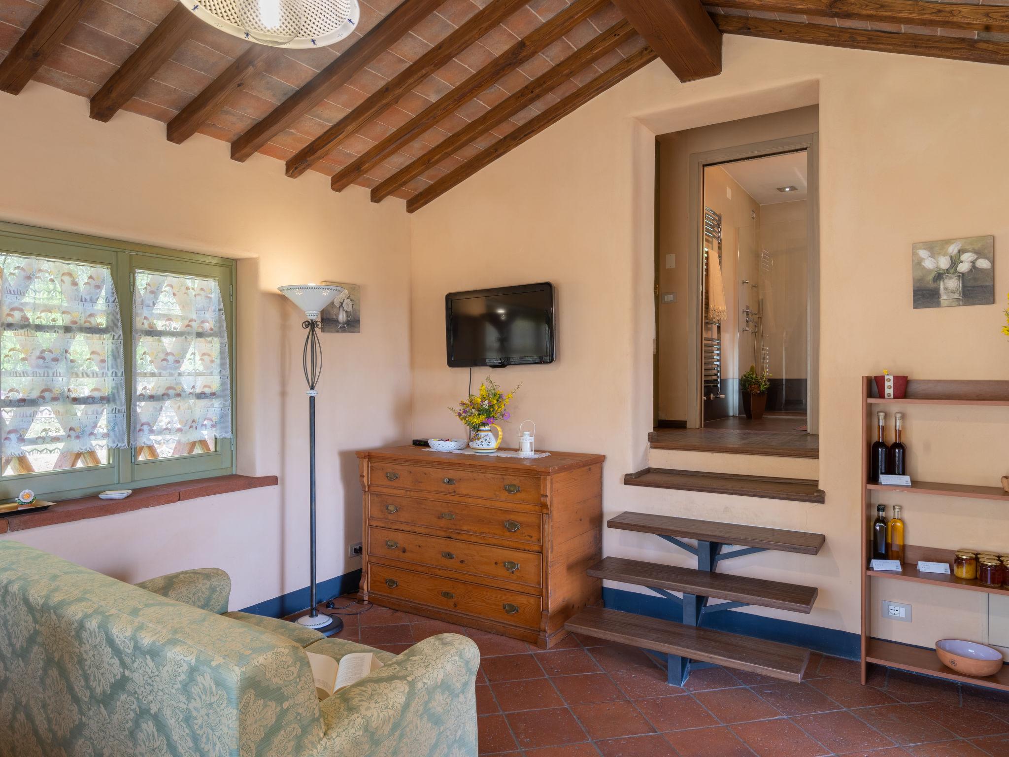 Foto 6 - Haus mit 1 Schlafzimmer in Castiglion Fiorentino mit privater pool und garten