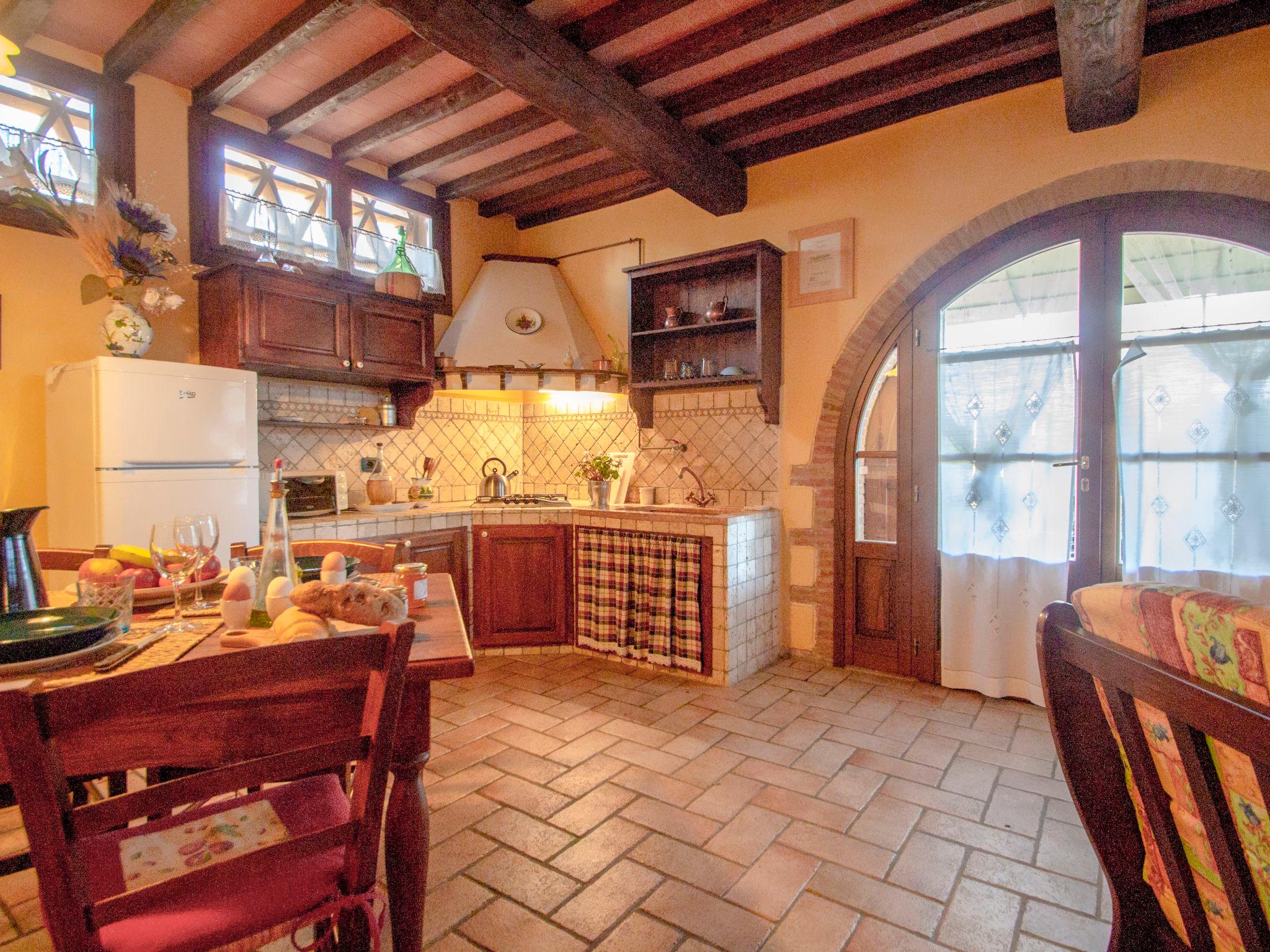 Photo 8 - 2 bedroom House in Castellina in Chianti with swimming pool and garden