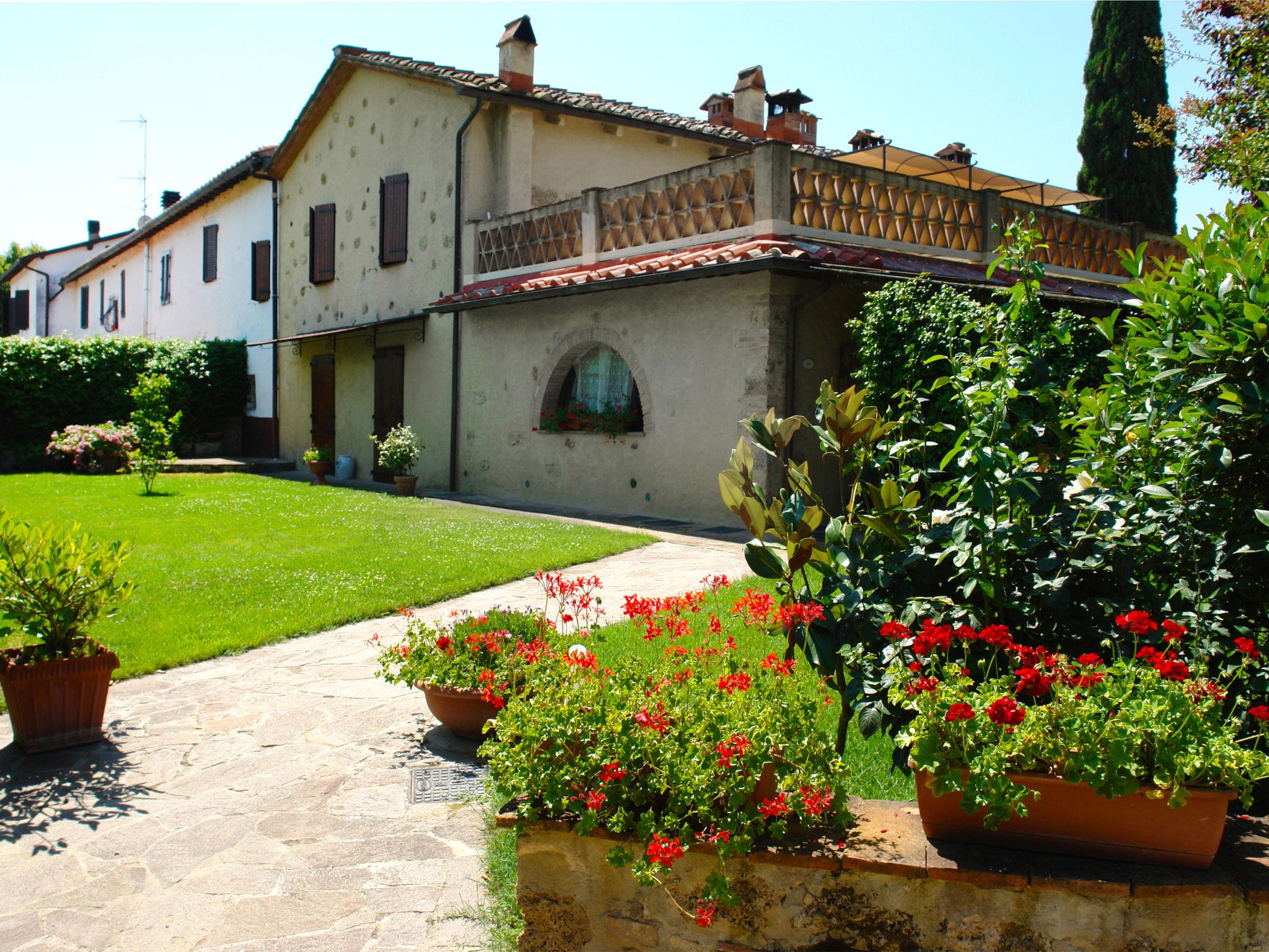 Foto 2 - Casa con 2 camere da letto a Castellina in Chianti con piscina e giardino